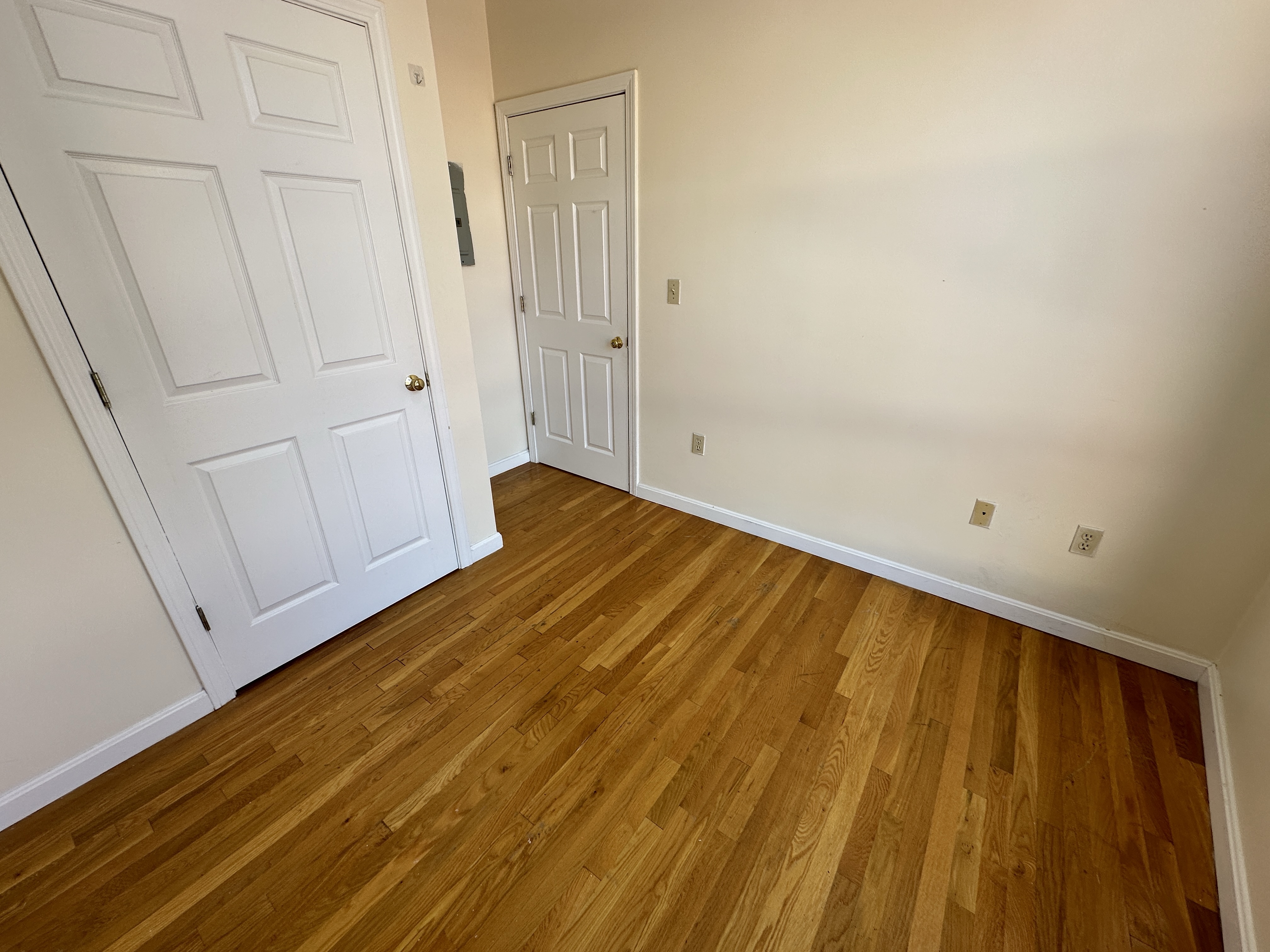 81 Essex St, Chinatown