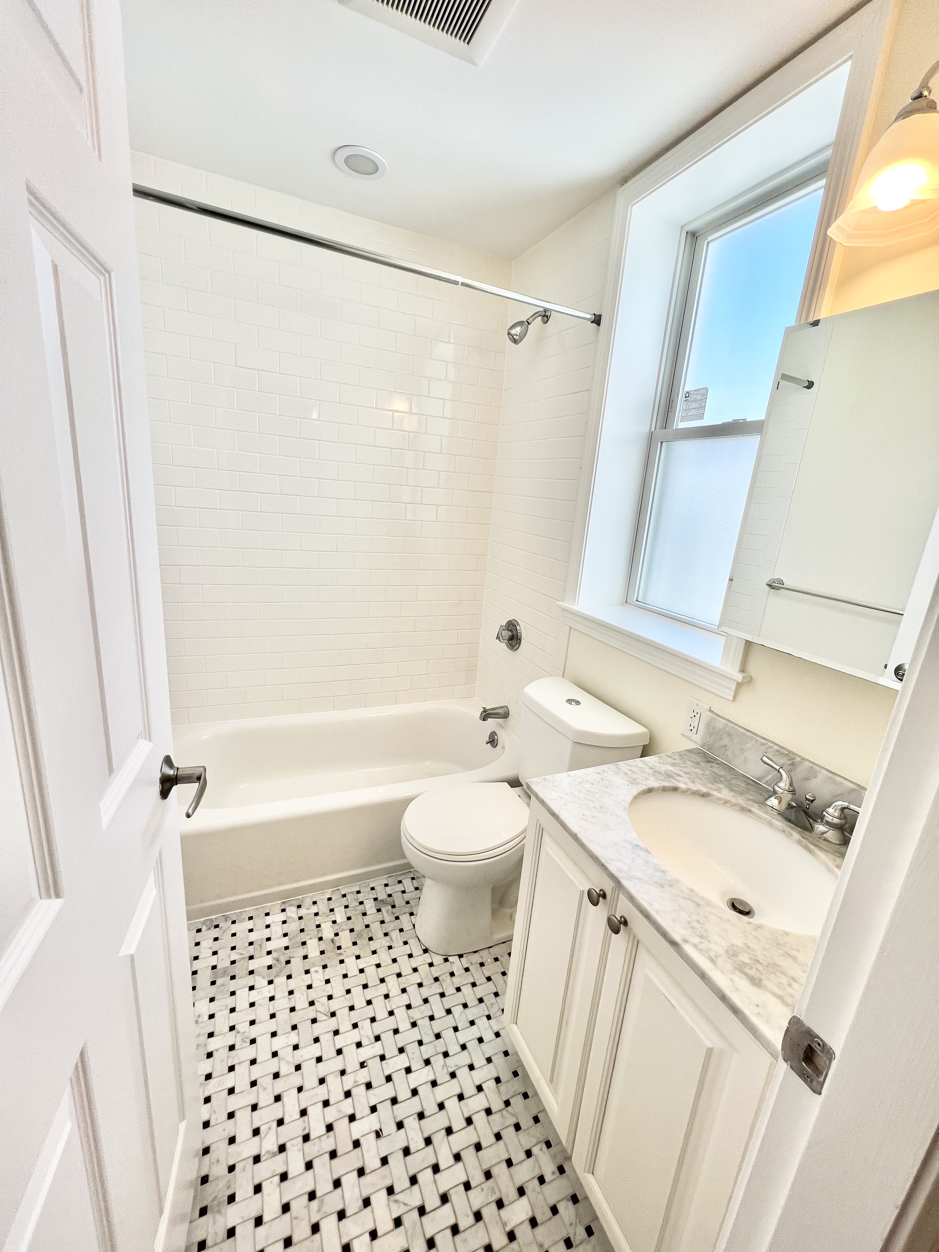 3 bed, 2 bath apartment for rent at 5 Shepard St Unit 3, Harvard Square — photo 6 of 7