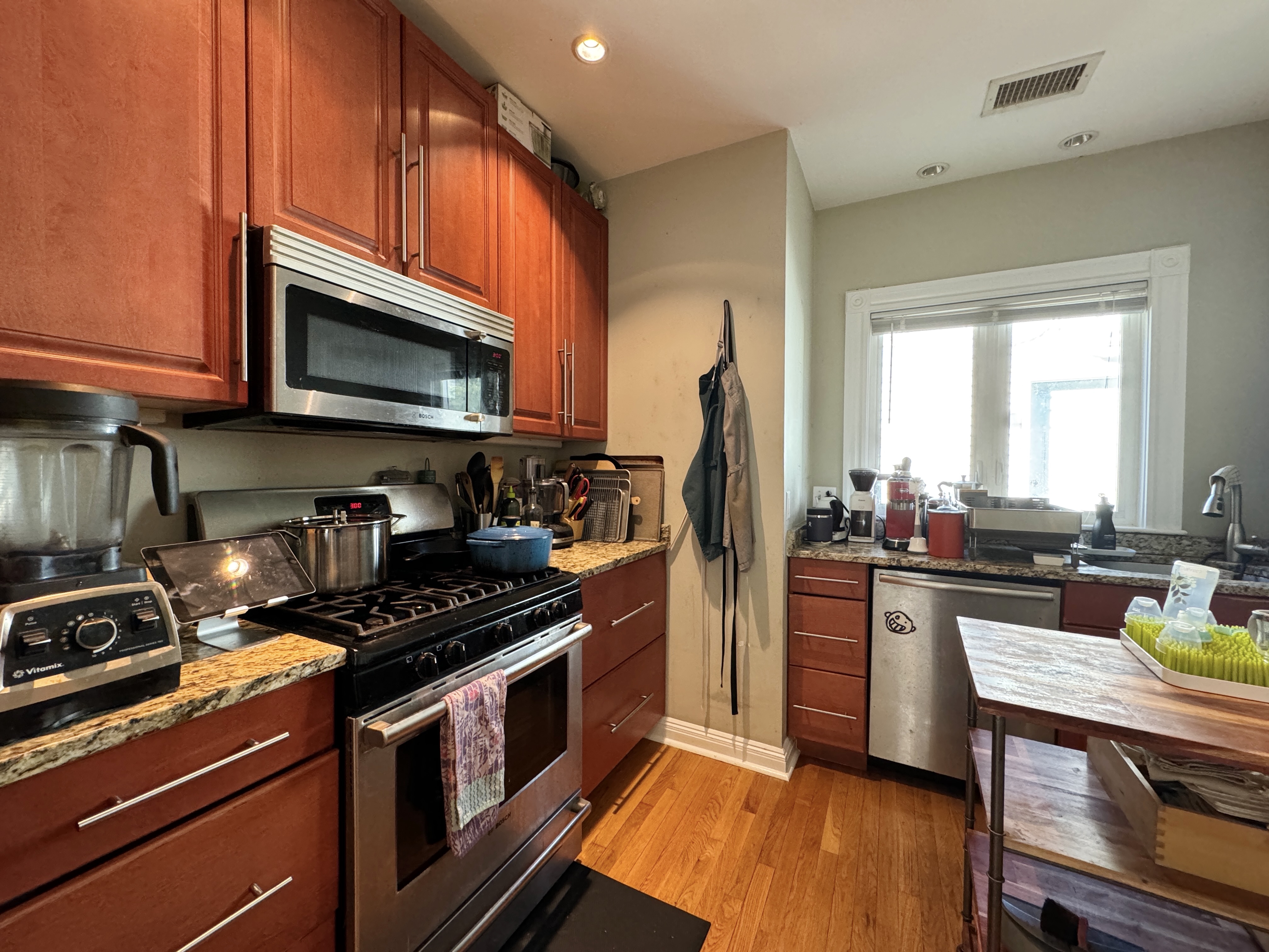 2 bed, 1 bath apartment for rent at 149 College Ave Unit 2, Tufts — photo 5 of 15