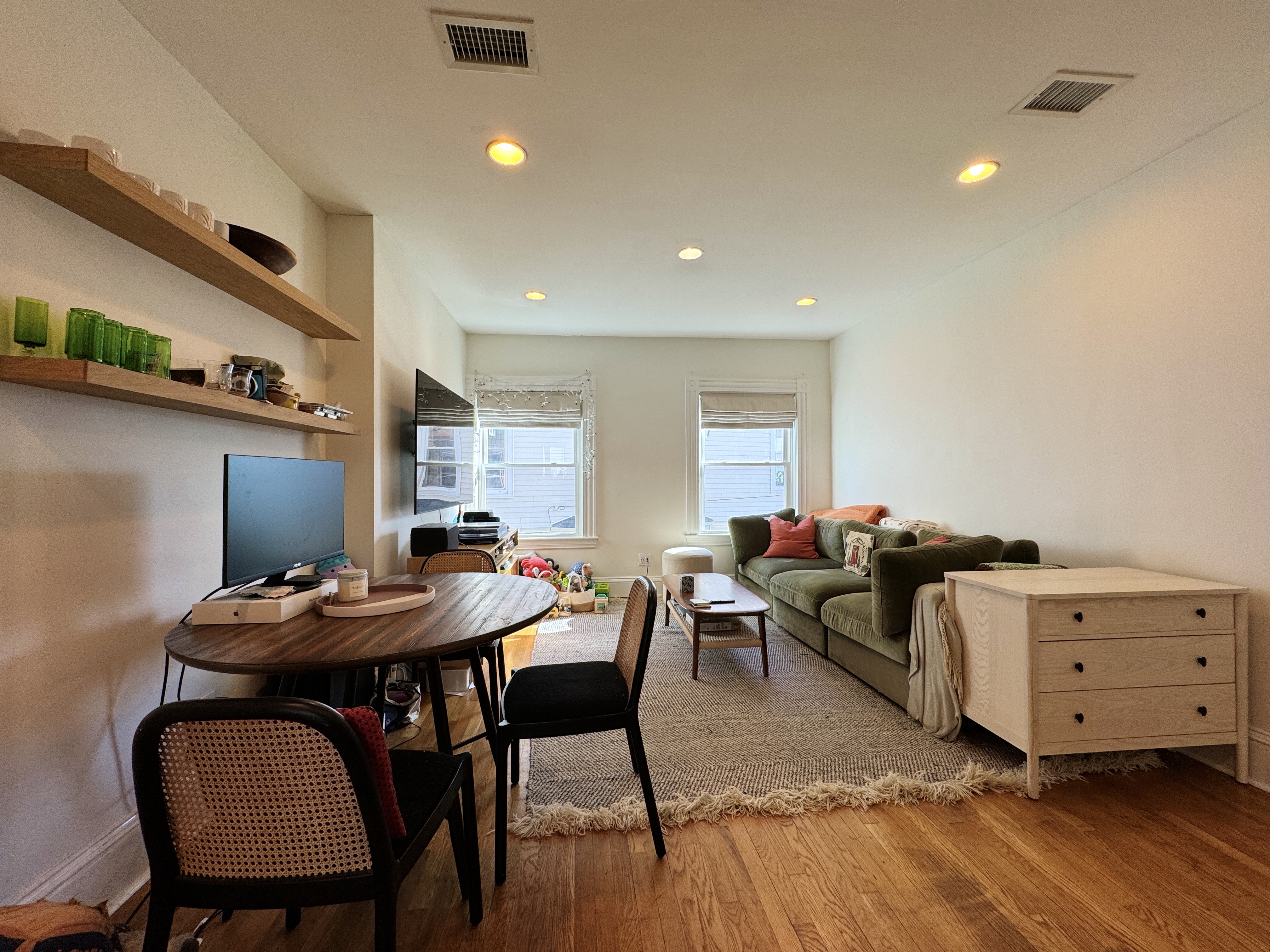 2 bed, 1 bath apartment for rent at 149 College Ave Unit 2, Tufts — photo 3 of 15