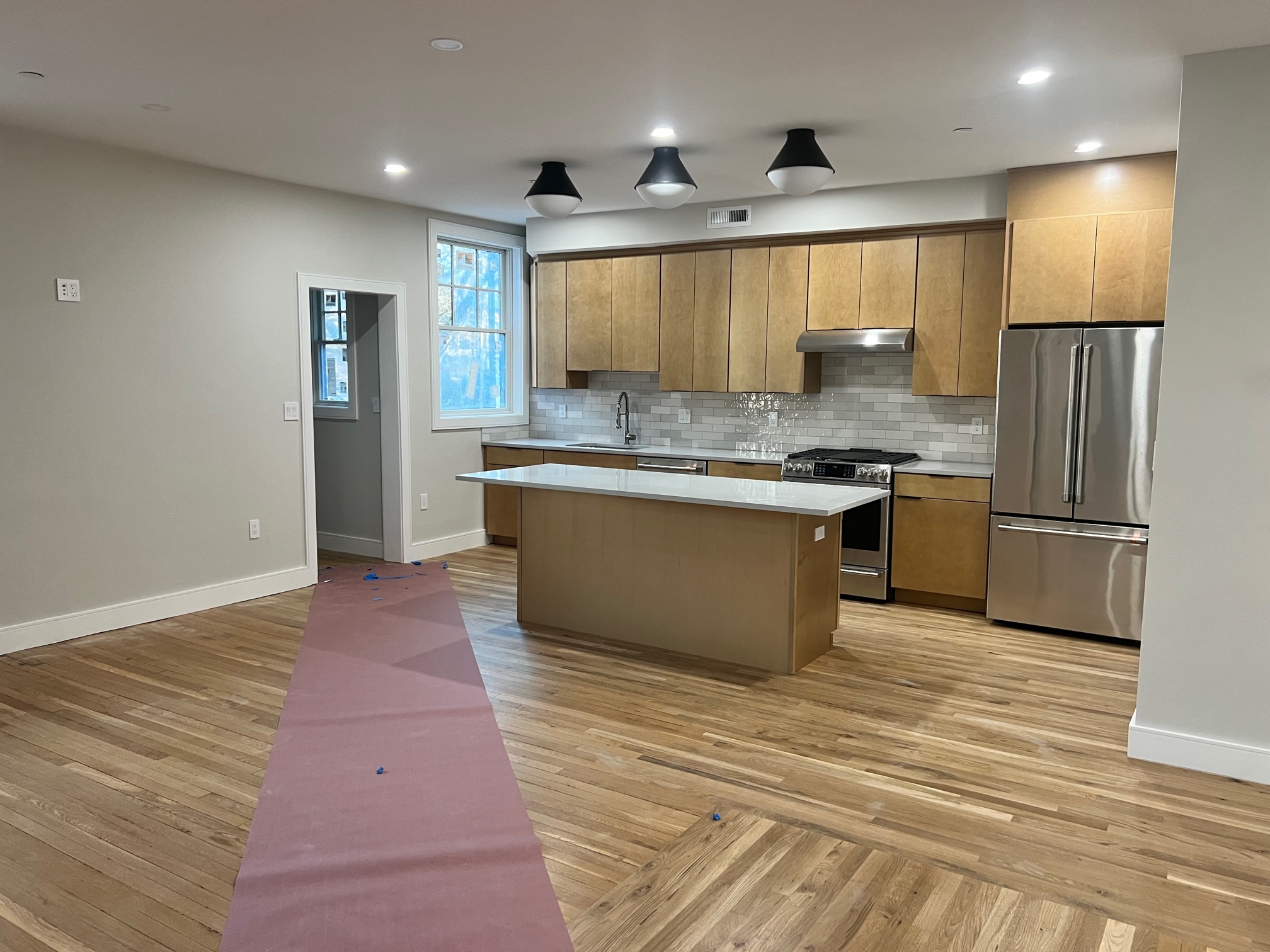 4 bed, 2 bath apartment for rent at 145 Sutherland Rd Unit 3, Brighton — photo 3 of 10