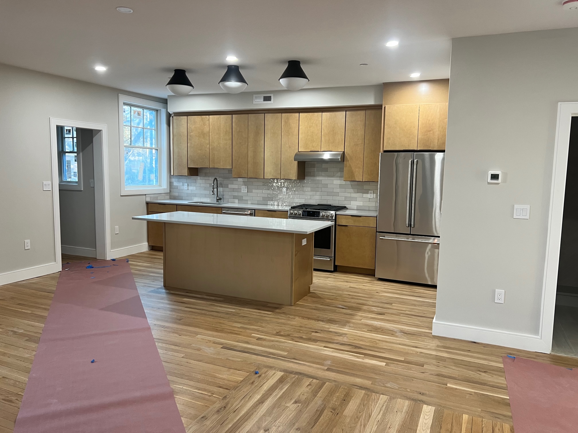 4 bed, 2 bath apartment for rent at 145 Sutherland Rd Unit 3, Brighton — photo 2 of 10