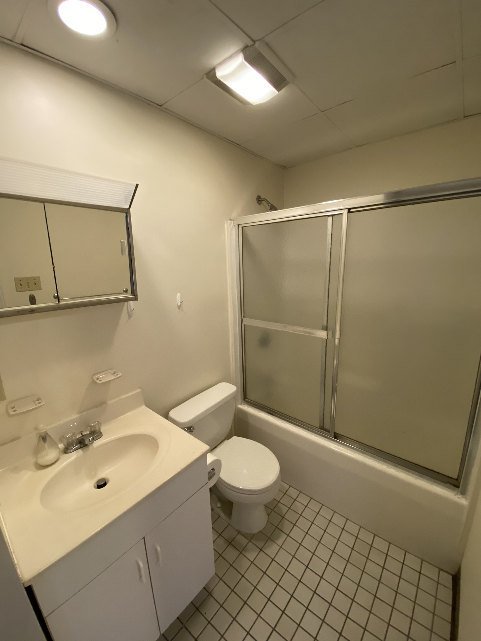 81 Essex St, Chinatown