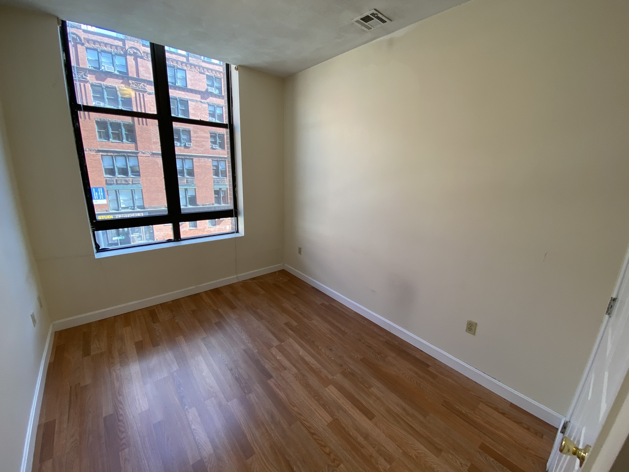 81 Essex St, Chinatown