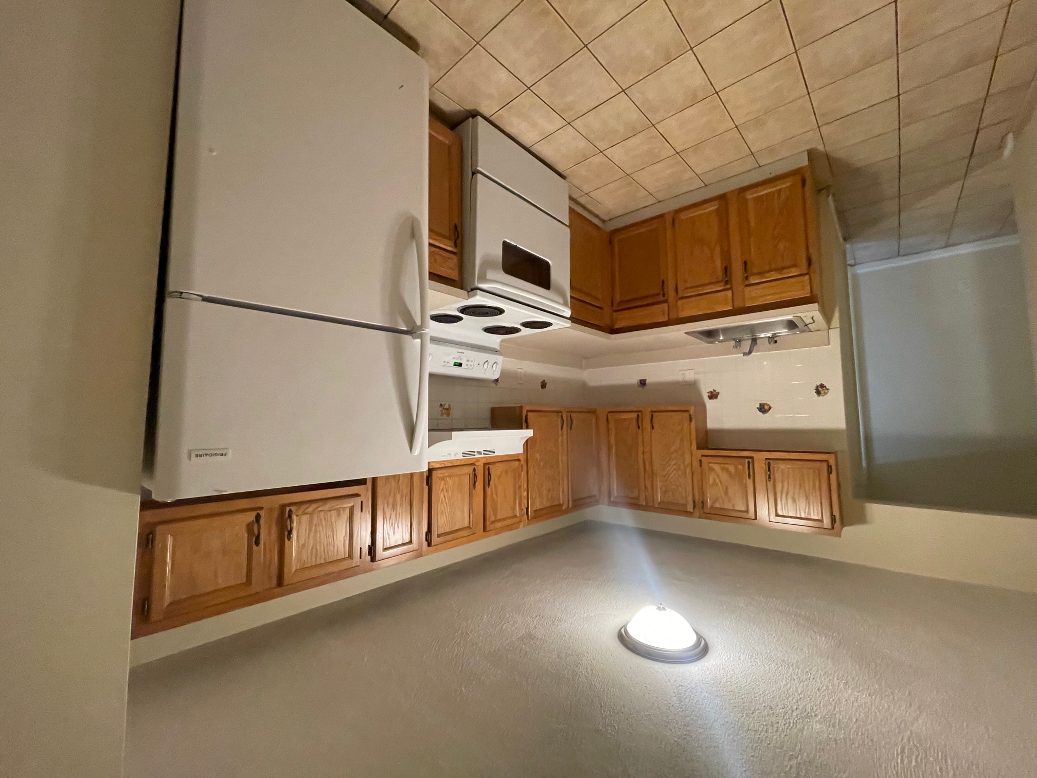 2.5 bed, 1 bath apartment for rent at 3 Bishop Allen Dr Unit 1, Central Square — photo 2 of 14