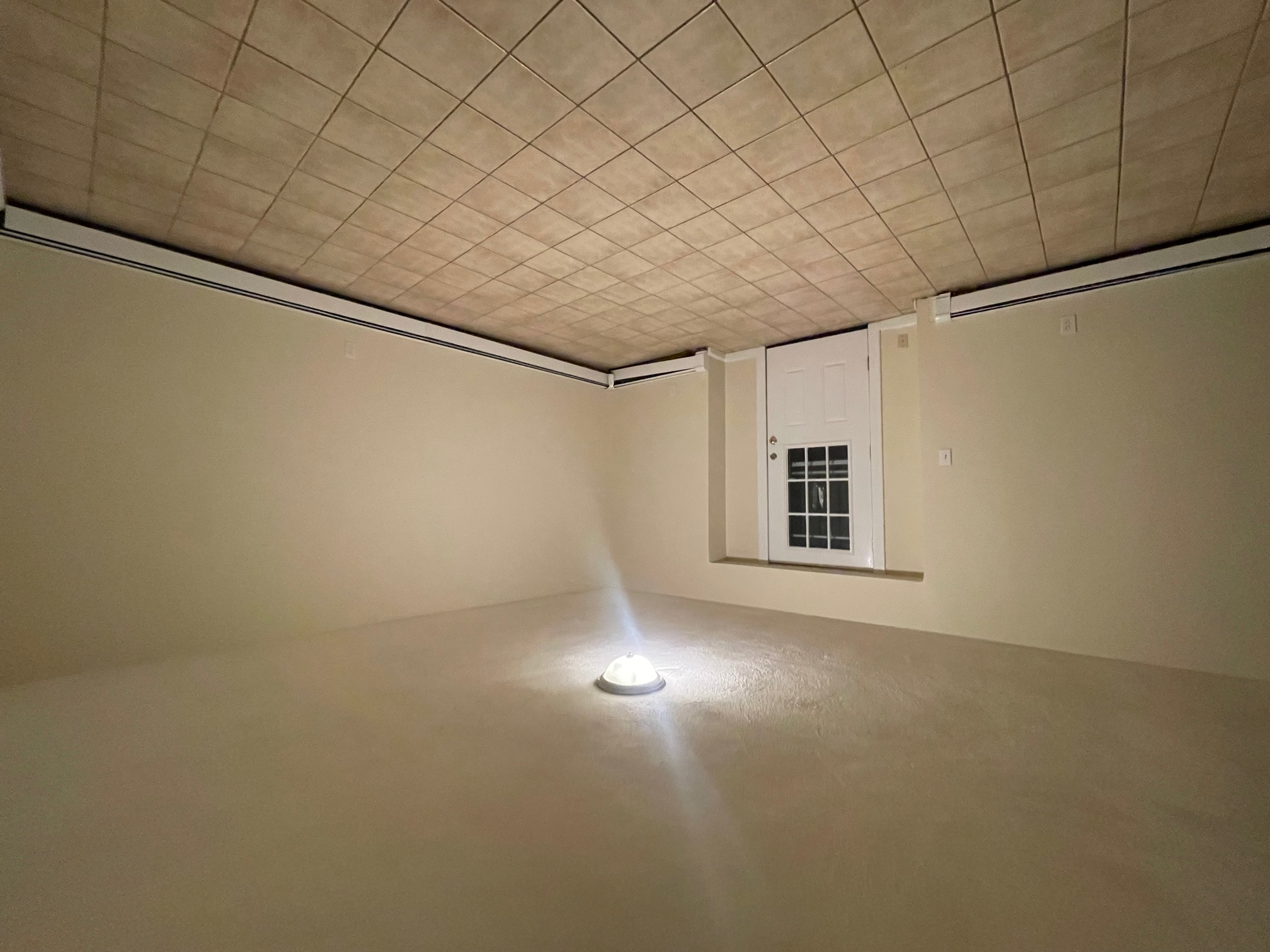 2.5 bed, 1 bath apartment for rent at 3 Bishop Allen Dr Unit 1, Central Square — photo 5 of 14