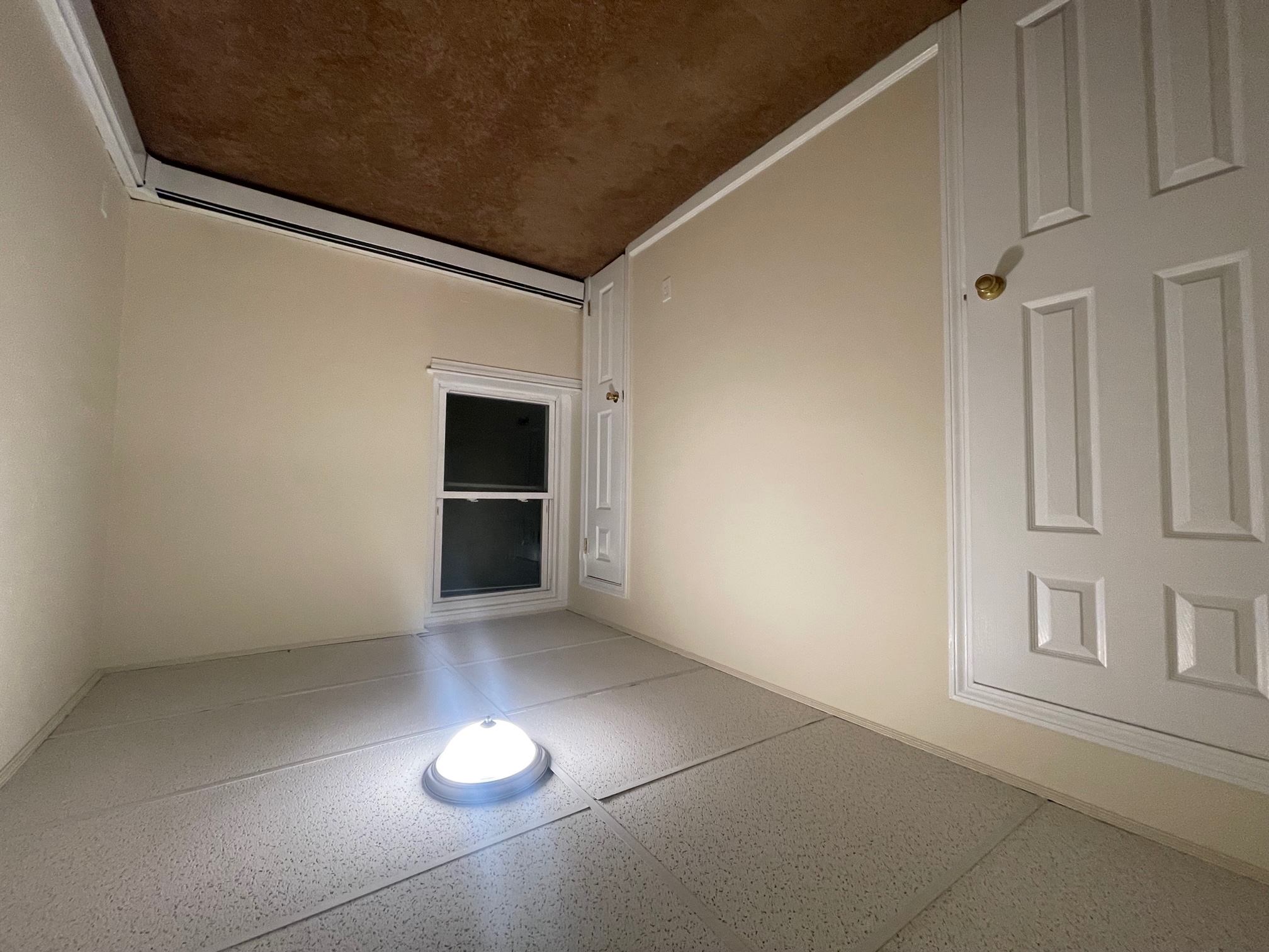2.5 bed, 1 bath apartment for rent at 3 Bishop Allen Dr Unit 1, Central Square — photo 9 of 14