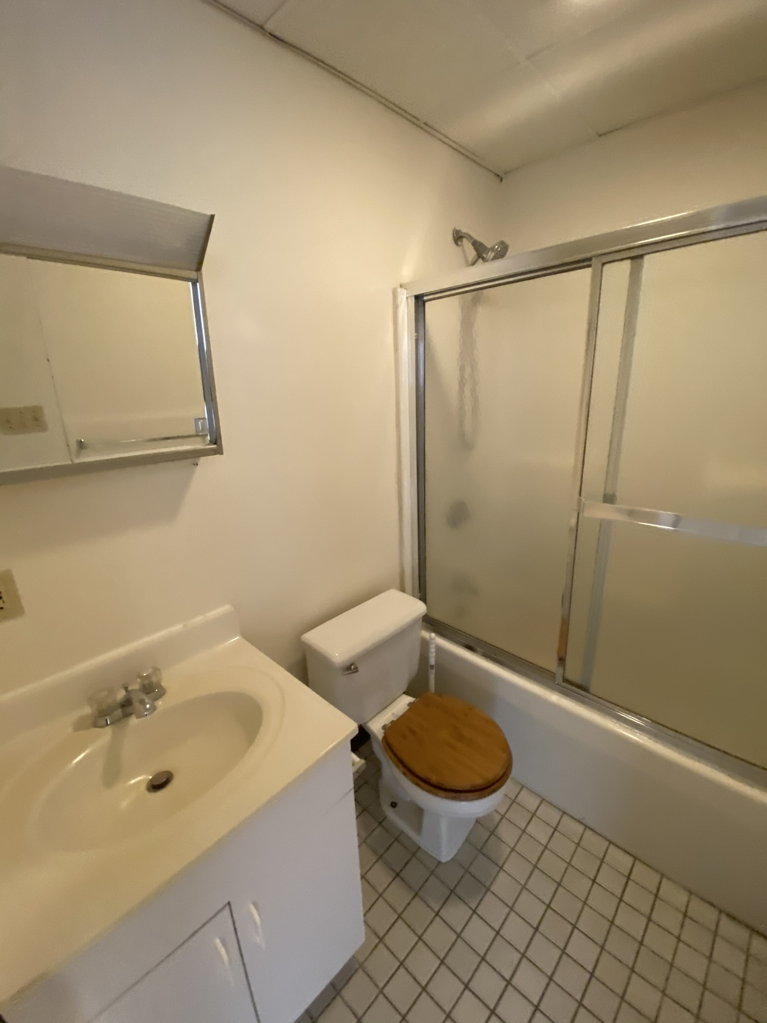 81 Essex St, Chinatown