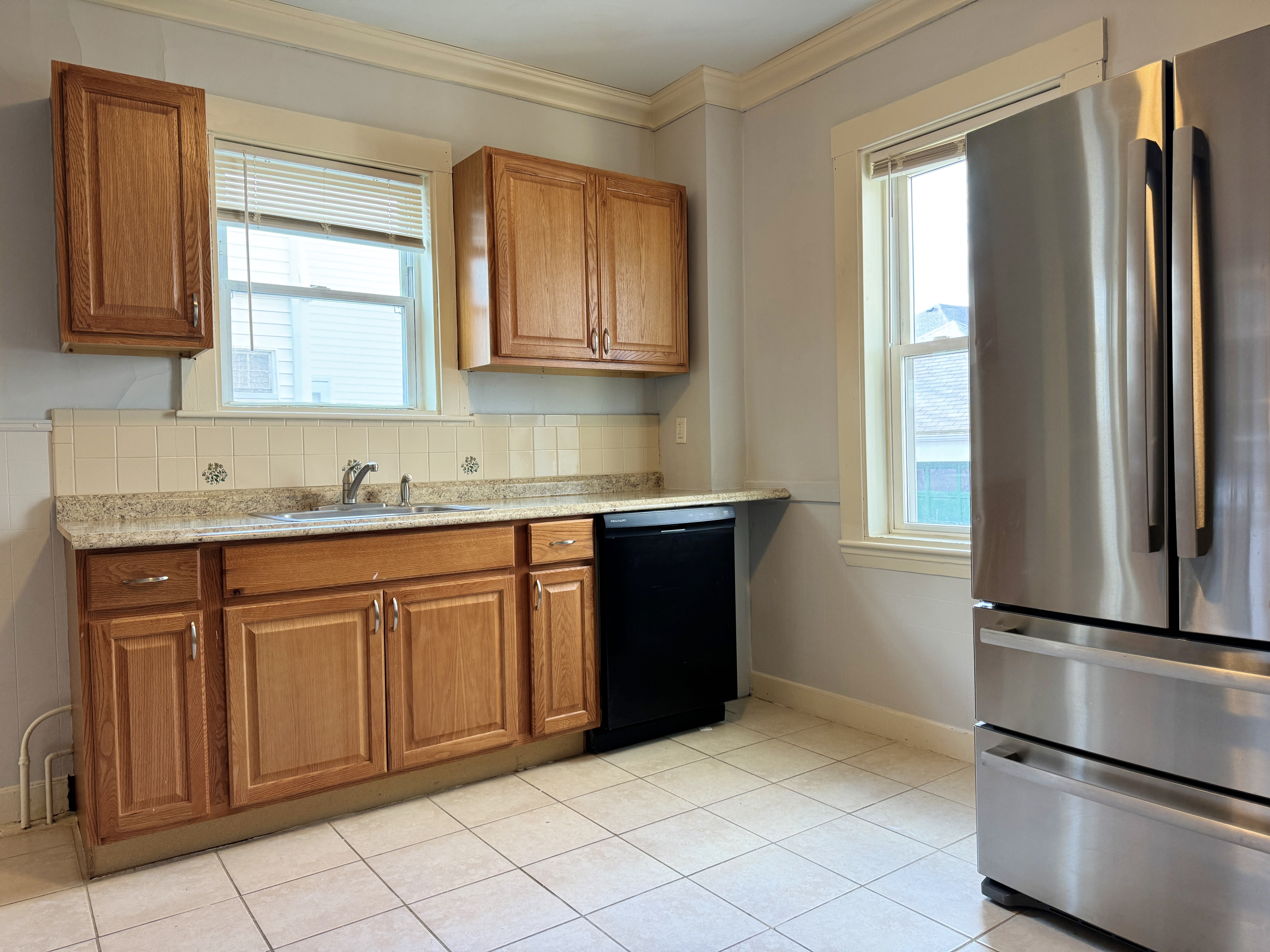 2 bed, 1 bath apartment for rent at 57 Oliver St Unit 1, Malden — photo 4 of 12