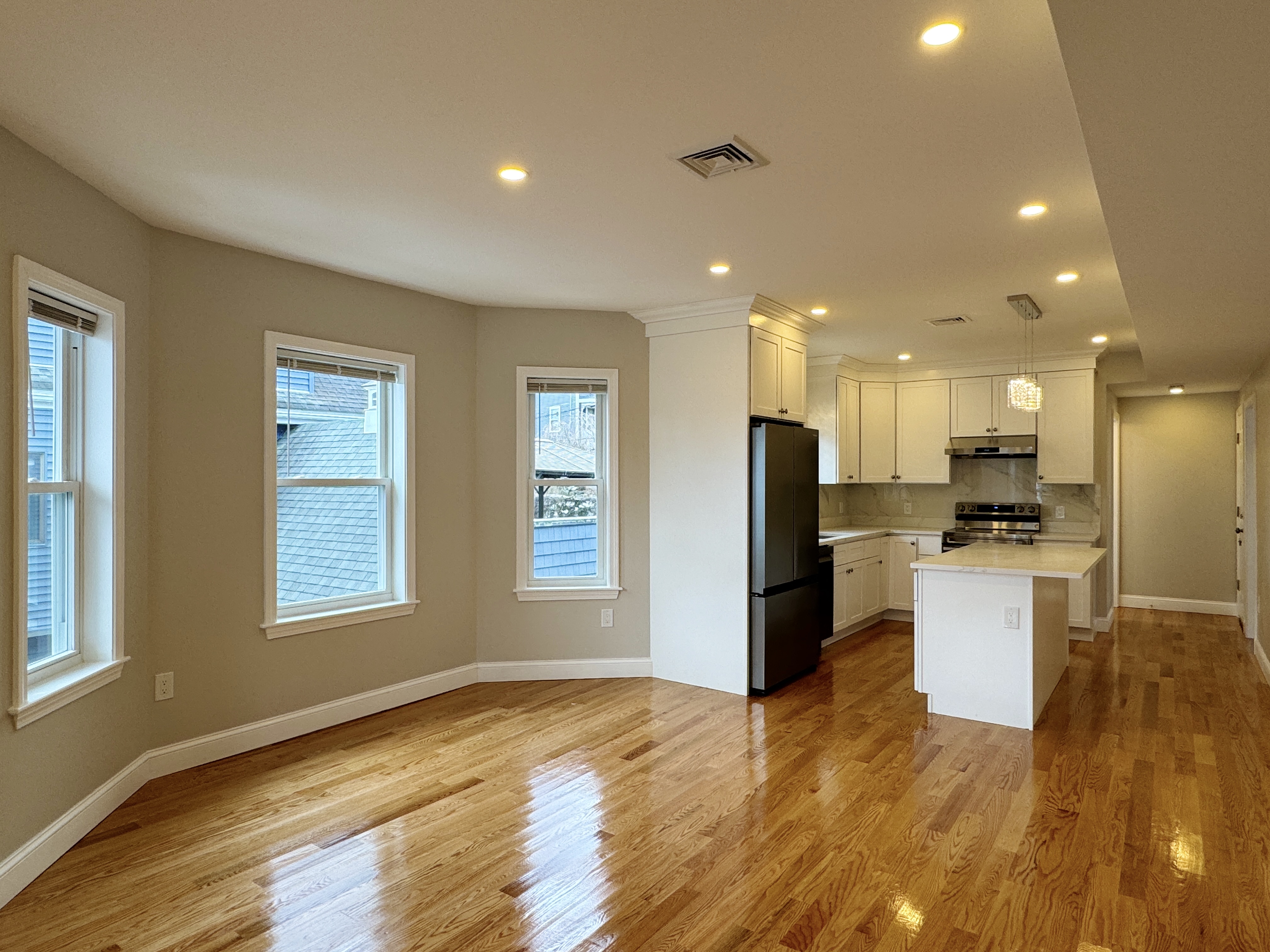 6 bed, 2 bath apartment for rent at 88 Wyoming Ave Unit 2, Malden — photo 4 of 22