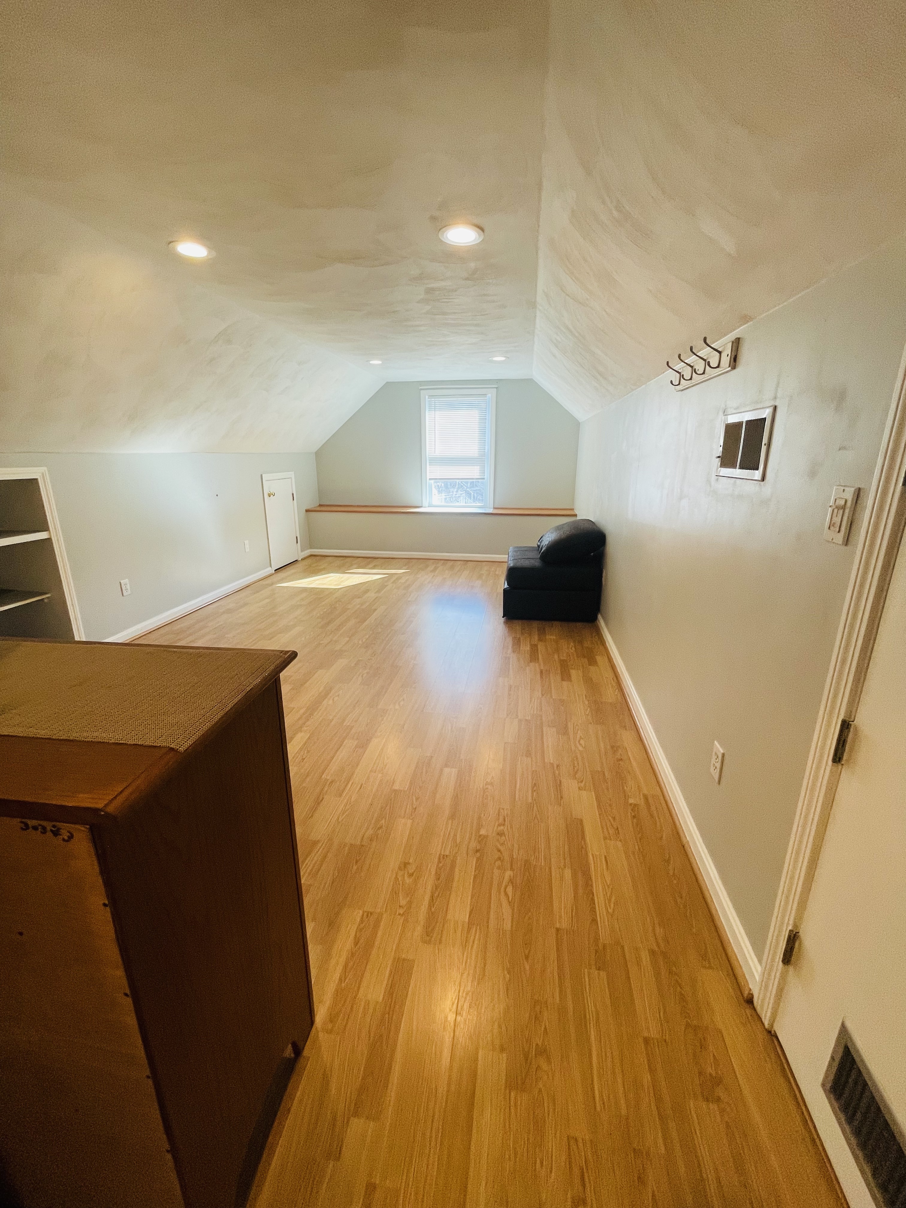 Studio bed, 1 bath apartment for rent at 139 Marlborough Rd Unit 0, Salem — photo 2 of 8