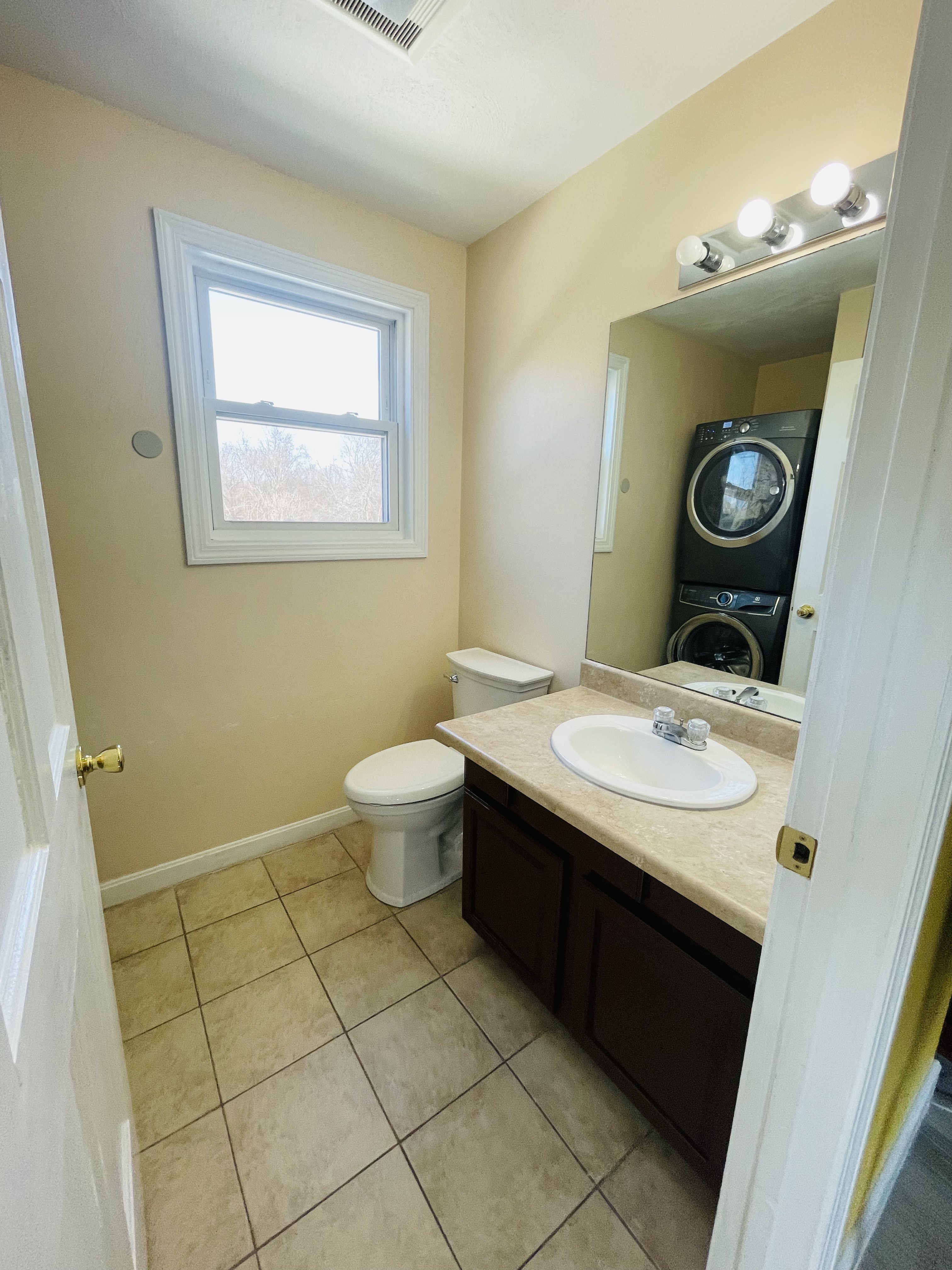 Studio bed, 1 bath apartment for rent at 139 Marlborough Rd Unit 0, Salem — photo 6 of 8