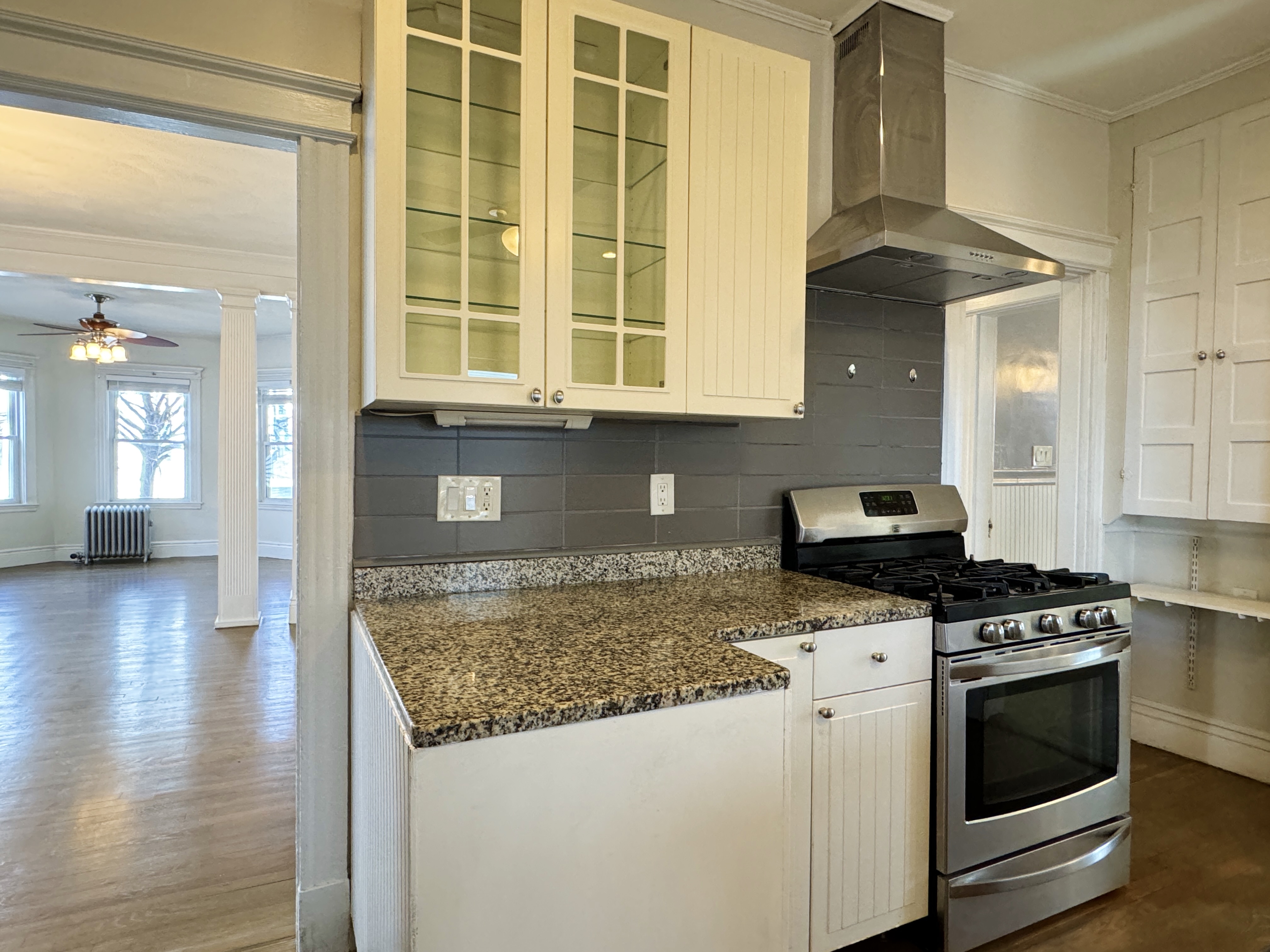 3 bed, 2 bath apartment for rent at 21 Cottage St Unit 1, Chelsea — photo 3 of 18