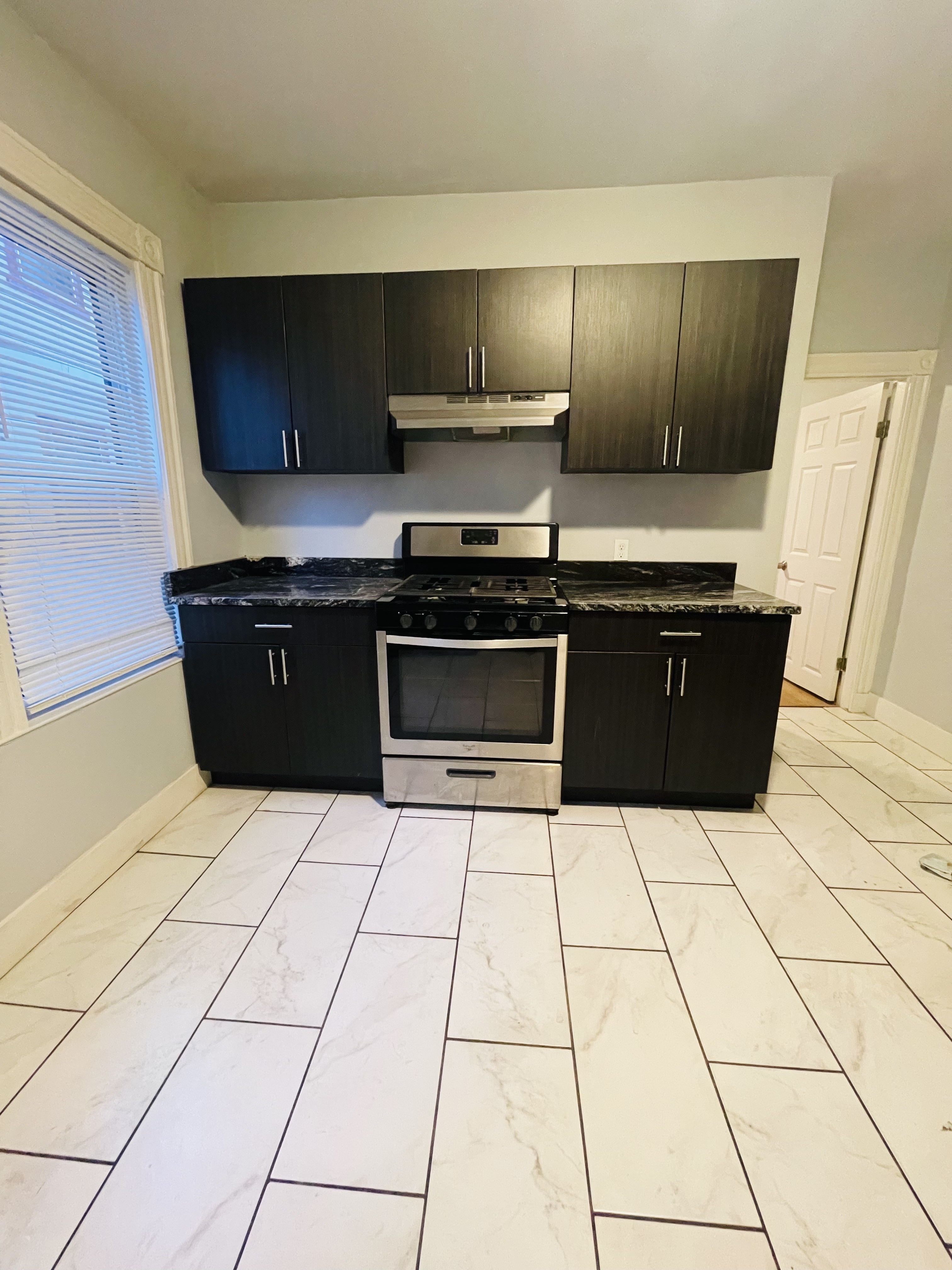 3 bed, 1 bath apartment for rent at 62 Greenwood St Unit 1, Dorchester — photo 2 of 6