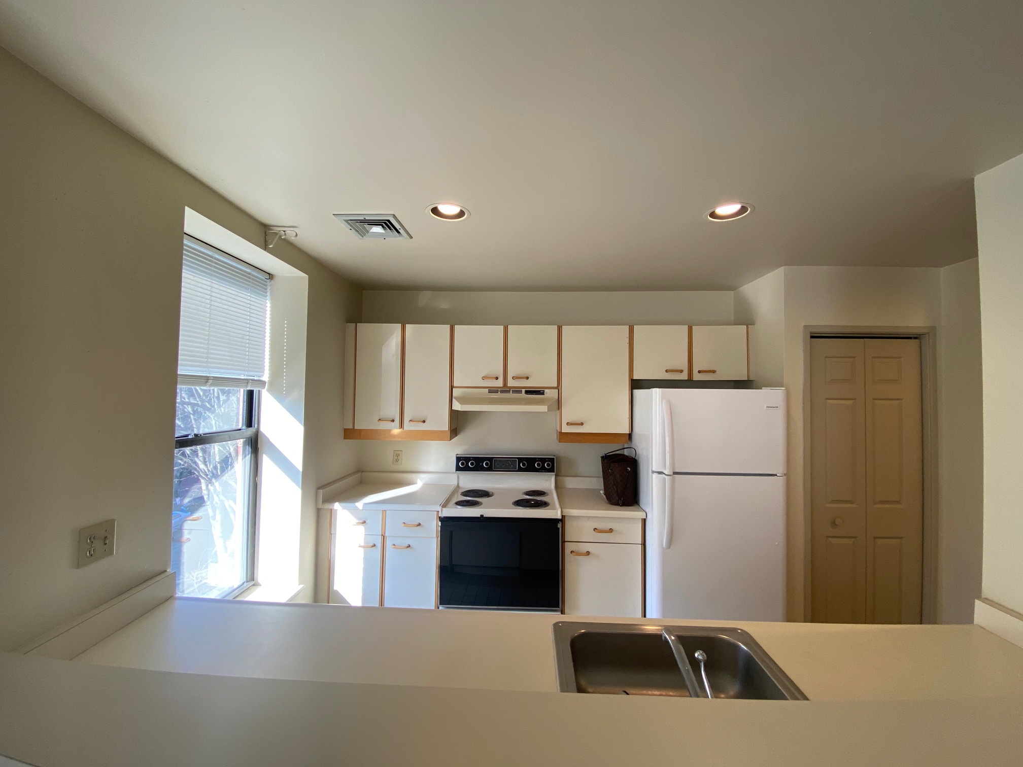 2 bed, 1 bath apartment for rent at 40 Worcester Sq Unit 15, South End — photo 4 of 16
