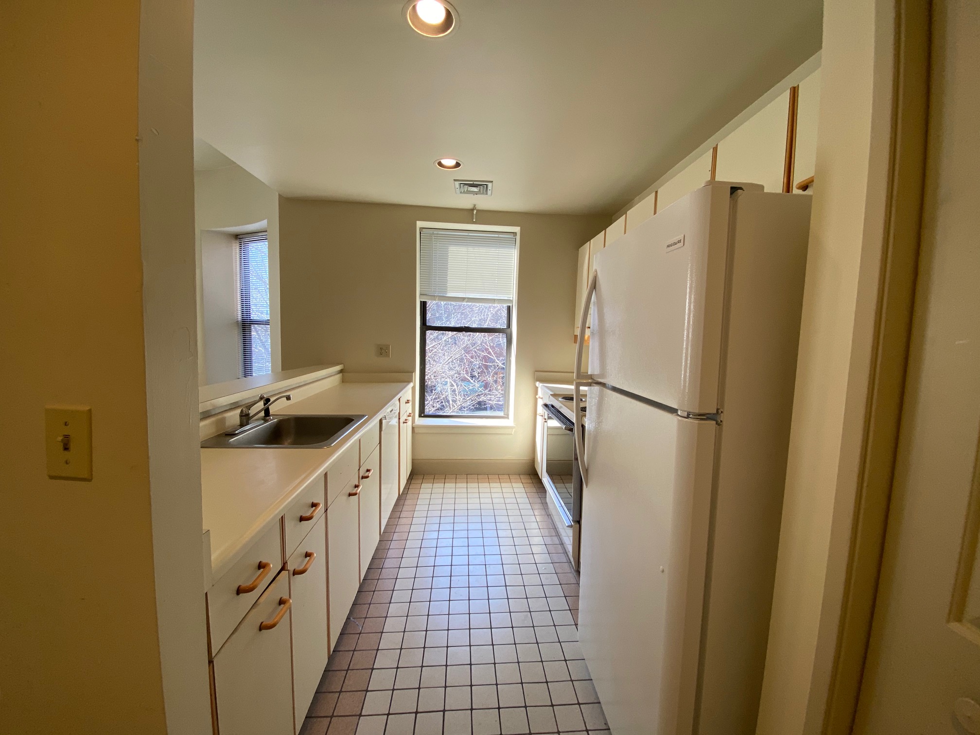 2 bed, 1 bath apartment for rent at 40 Worcester Sq Unit 15, South End — photo 5 of 16