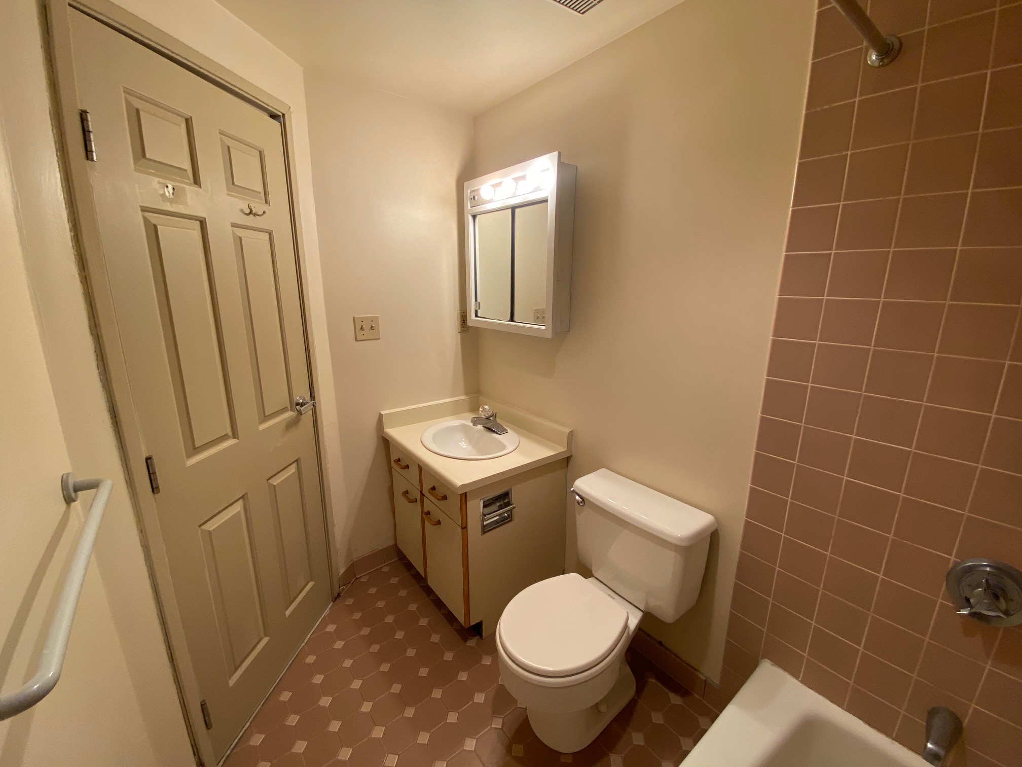 2 bed, 1 bath apartment for rent at 40 Worcester Sq Unit 15, South End — photo 13 of 16