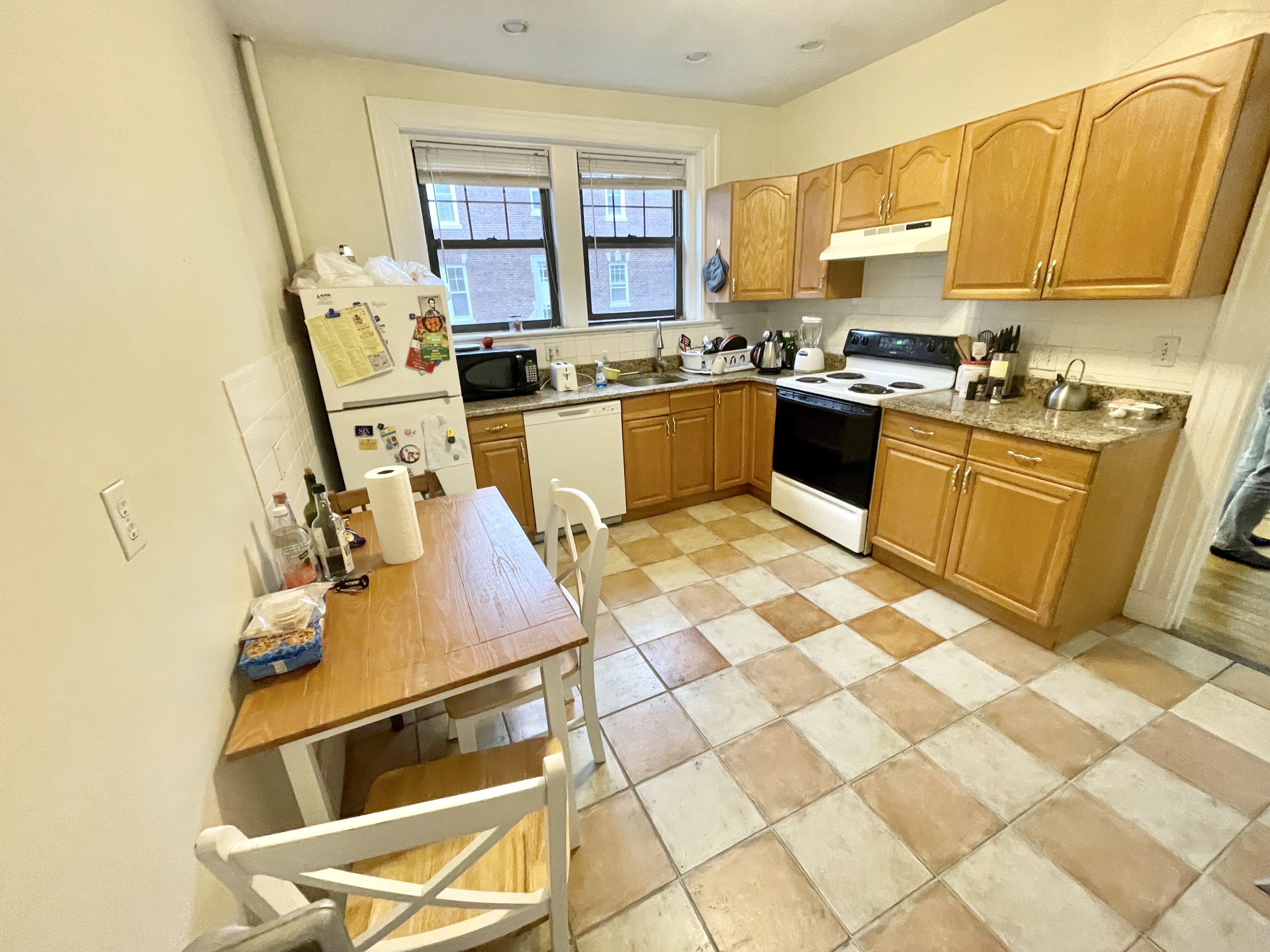 3 bed, 1 bath apartment for rent at 48 Babcock St Unit 3, Coolidge Corner — photo 6 of 14