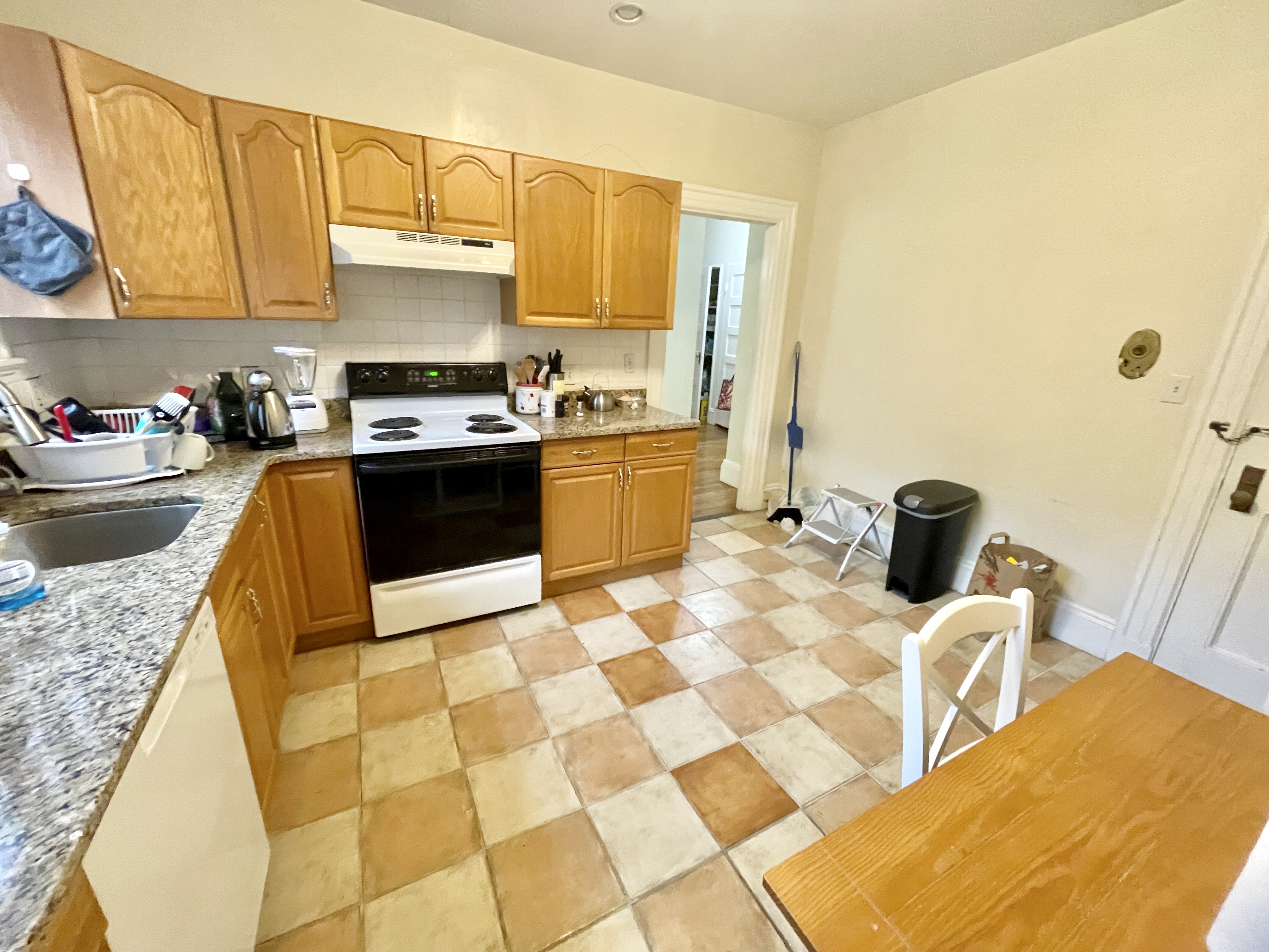 3 bed, 1 bath apartment for rent at 48 Babcock St Unit 3, Coolidge Corner — photo 7 of 14