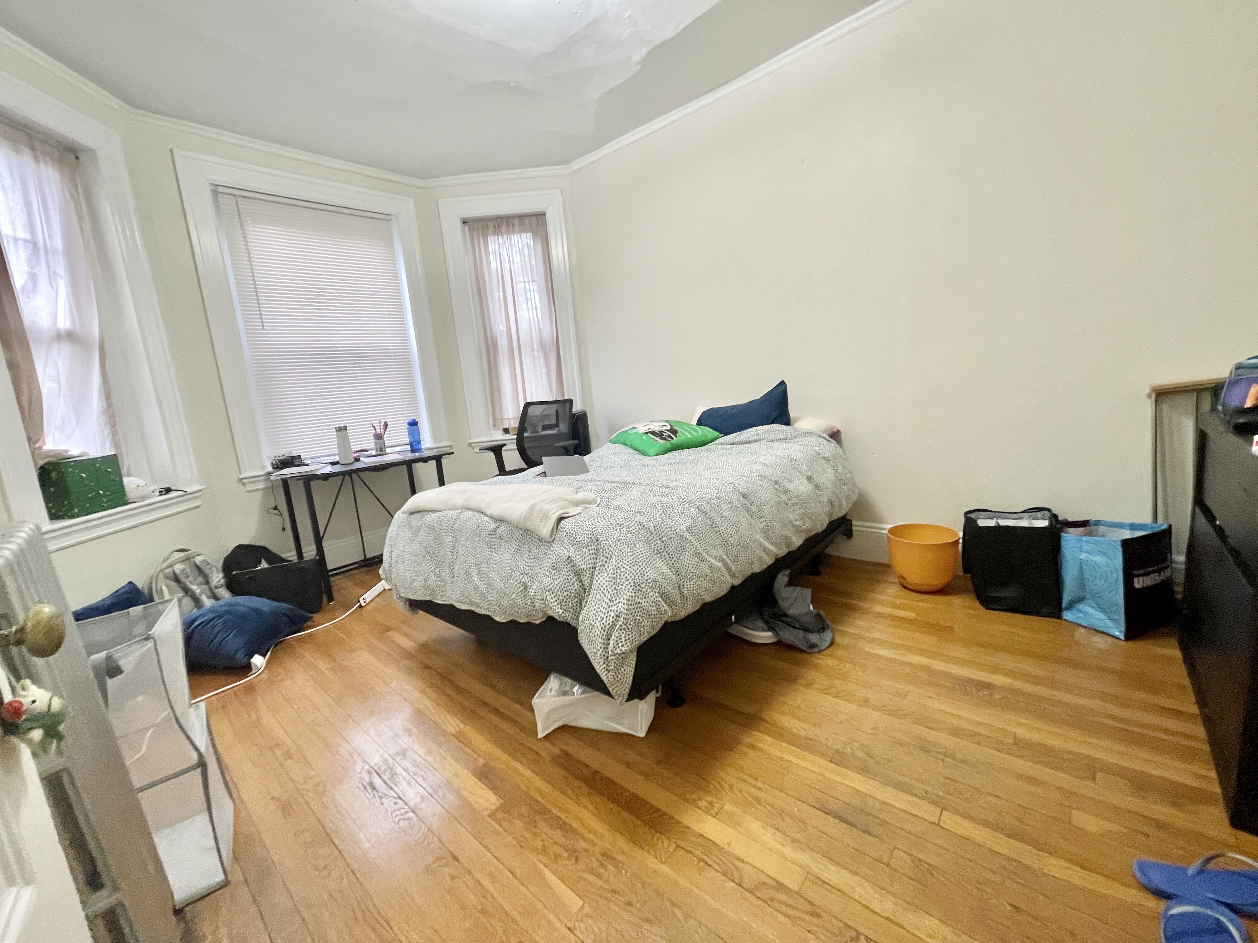 3 bed, 1 bath apartment for rent at 48 Babcock St Unit 3, Coolidge Corner — photo 9 of 14