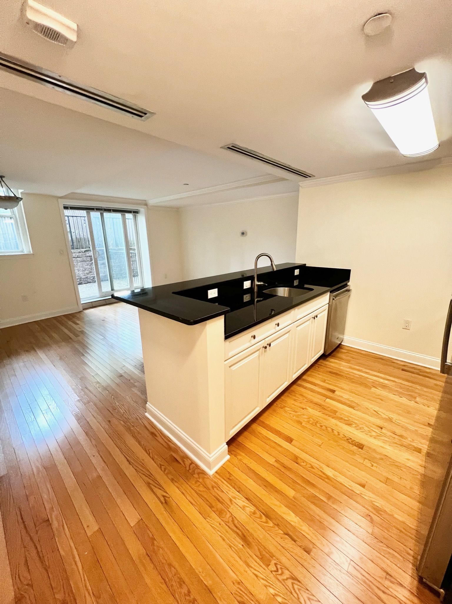 1 bed, 1 bath apartment for rent at 20 Wendell St Unit 21-E, Harvard Square — photo 3 of 14