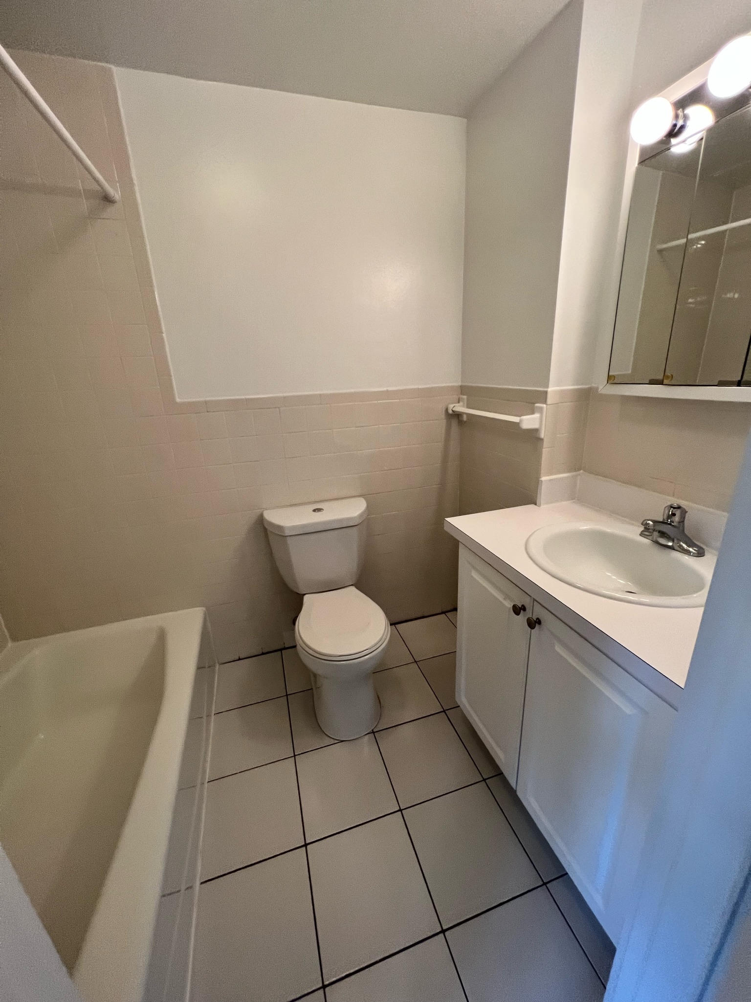 1 bed, 1 bath apartment for rent at 5 Rutland St Unit 1-23, Harvard Square — photo 9 of 11