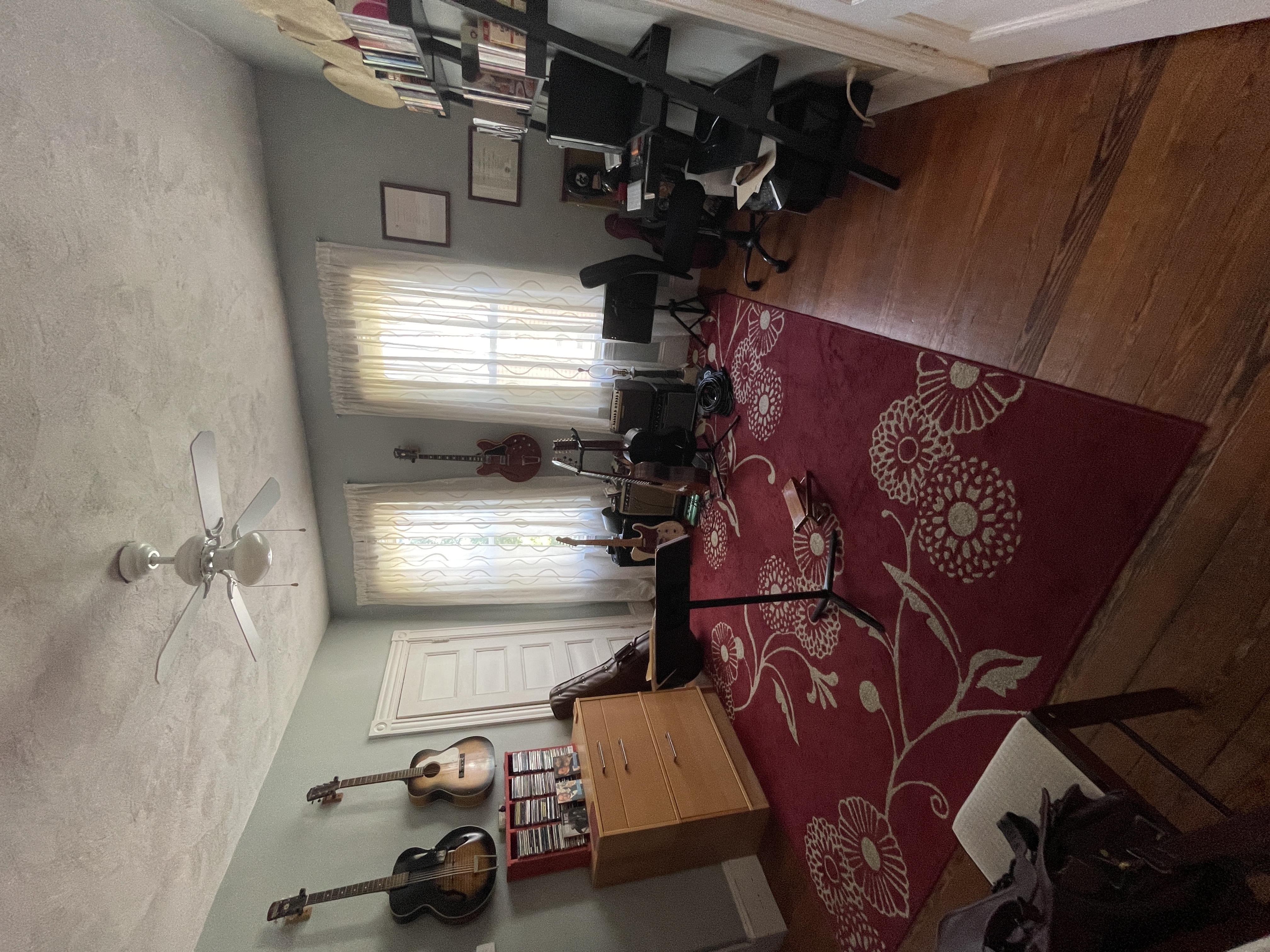 2.5 bed, 1 bath apartment for rent at 12 Haverford St Unit 2, Jamaica Plain — photo 4 of 10