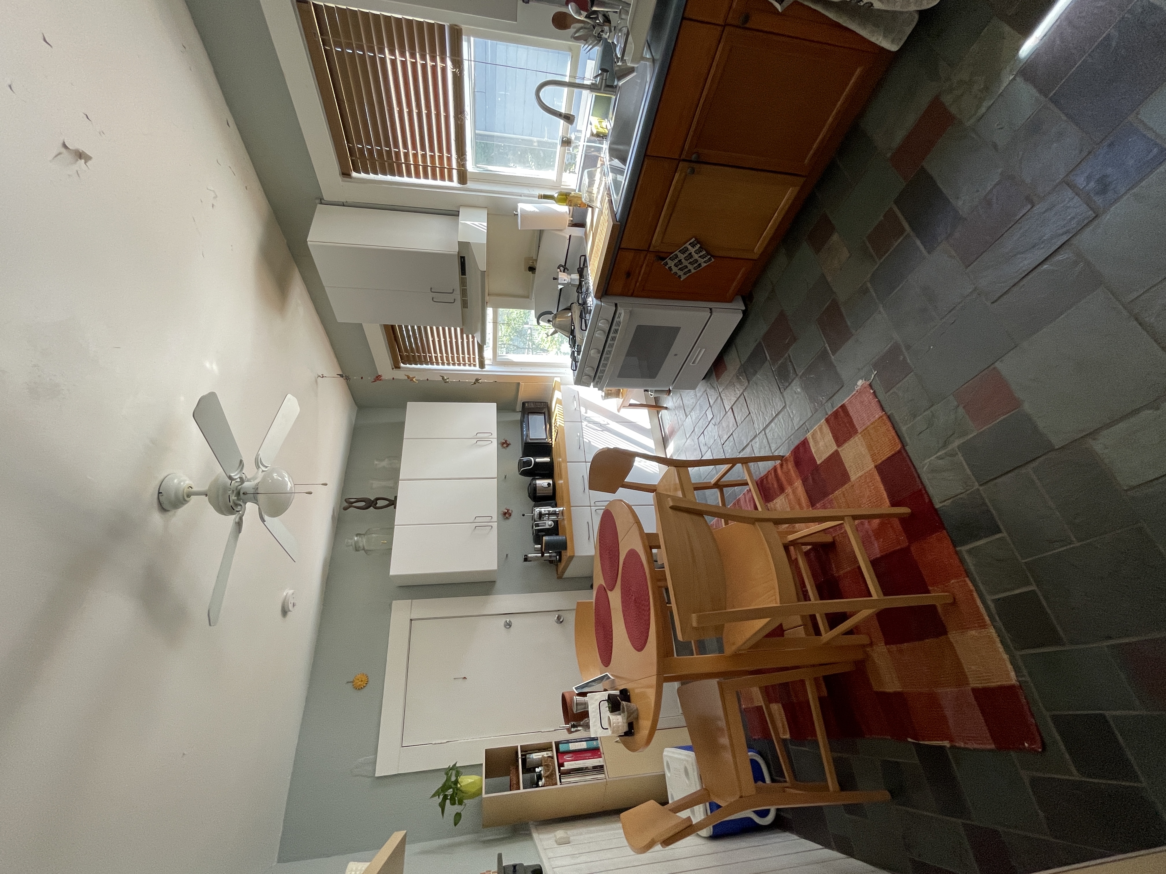 2.5 bed, 1 bath apartment for rent at 12 Haverford St Unit 2, Jamaica Plain — photo 2 of 10