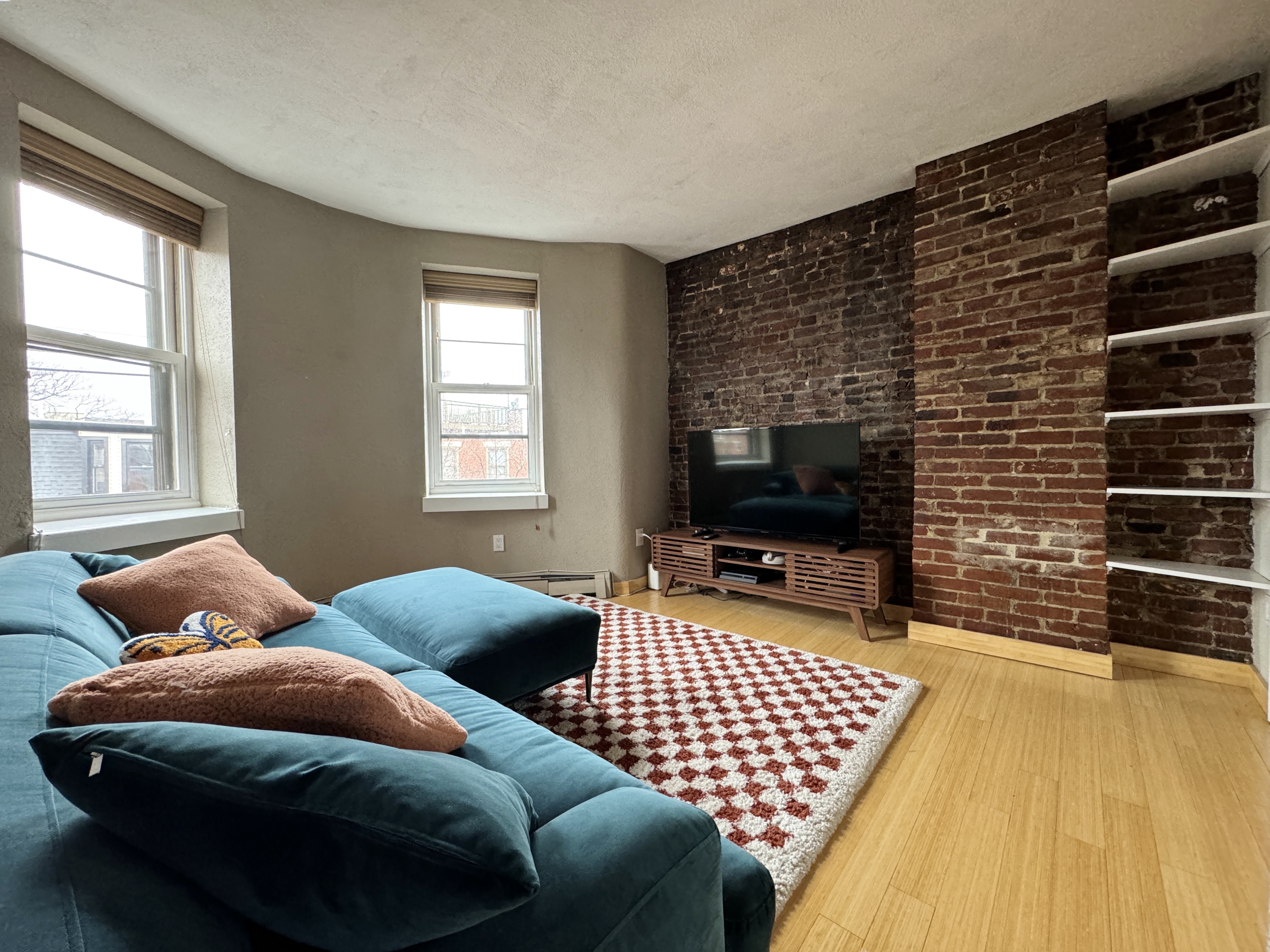 1 bed, 1 bath apartment for rent at 34 Beacon St Unit 3, Chelsea — photo 2 of 13