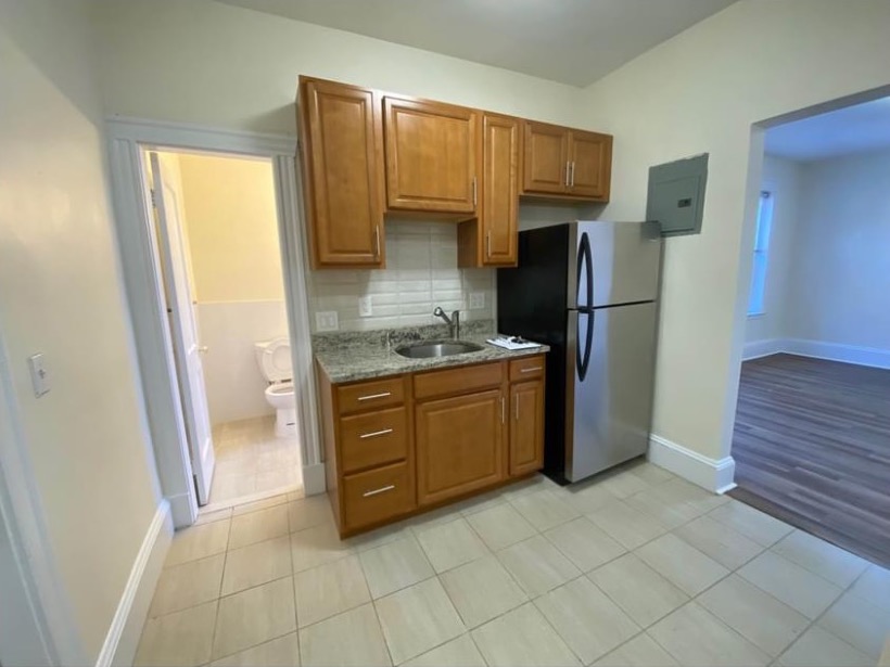 Studio bed, 1 bath apartment for rent at 283 Saint Paul St Unit 32, Longwood