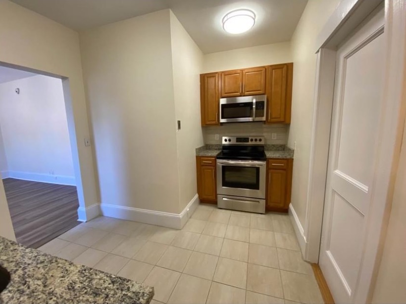 Studio bed, 1 bath apartment for rent at 283 Saint Paul St Unit 32, Longwood — photo 2 of 4