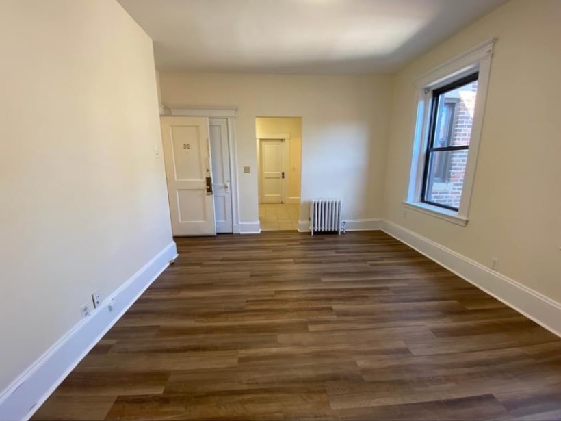 Studio bed, 1 bath apartment for rent at 283 Saint Paul St Unit 32, Longwood — photo 3 of 4