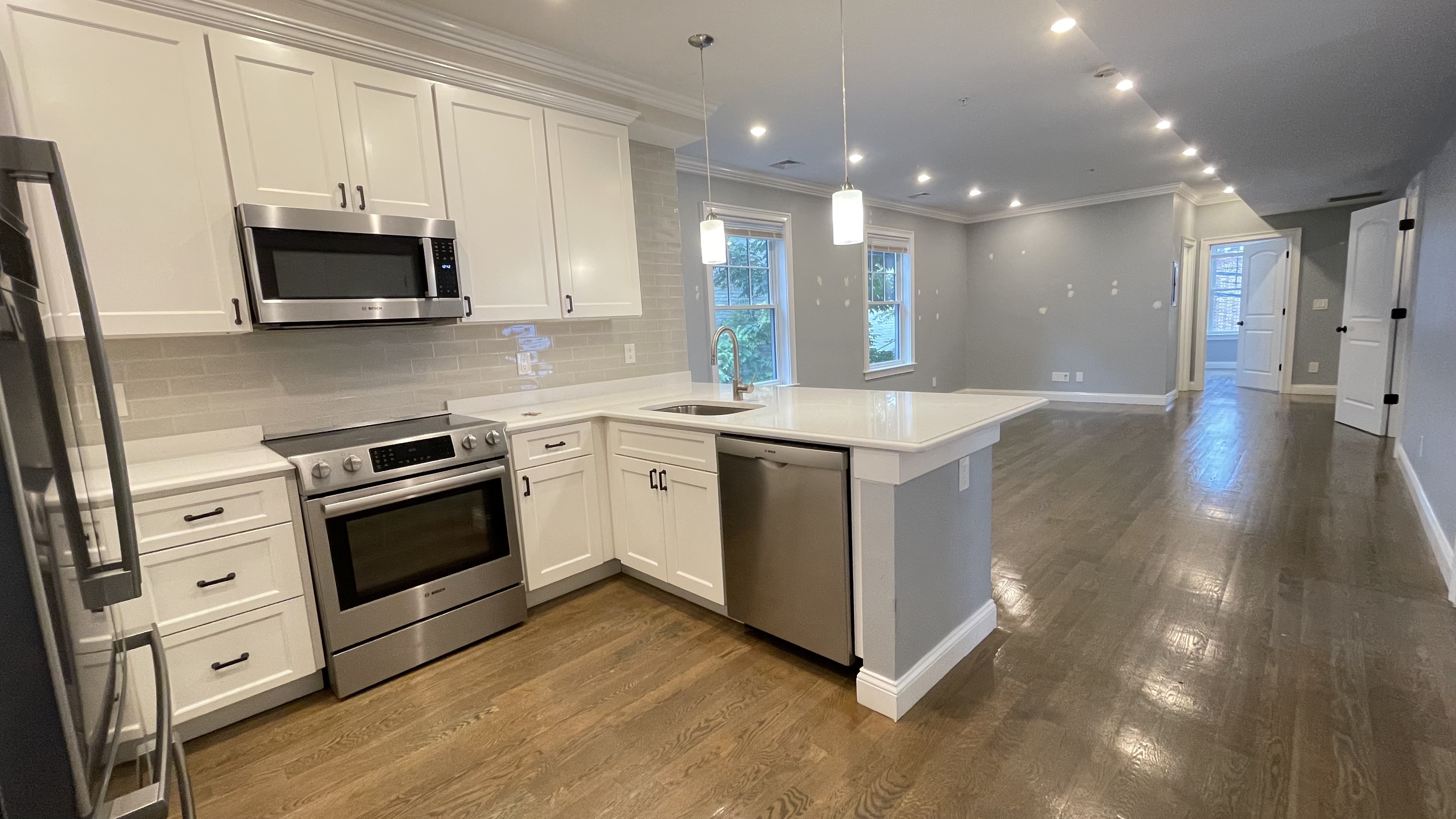 3 bed, 2 bath apartment for rent at 19 Walk Hill St Unit 2, Jamaica Plain — photo 7 of 17
