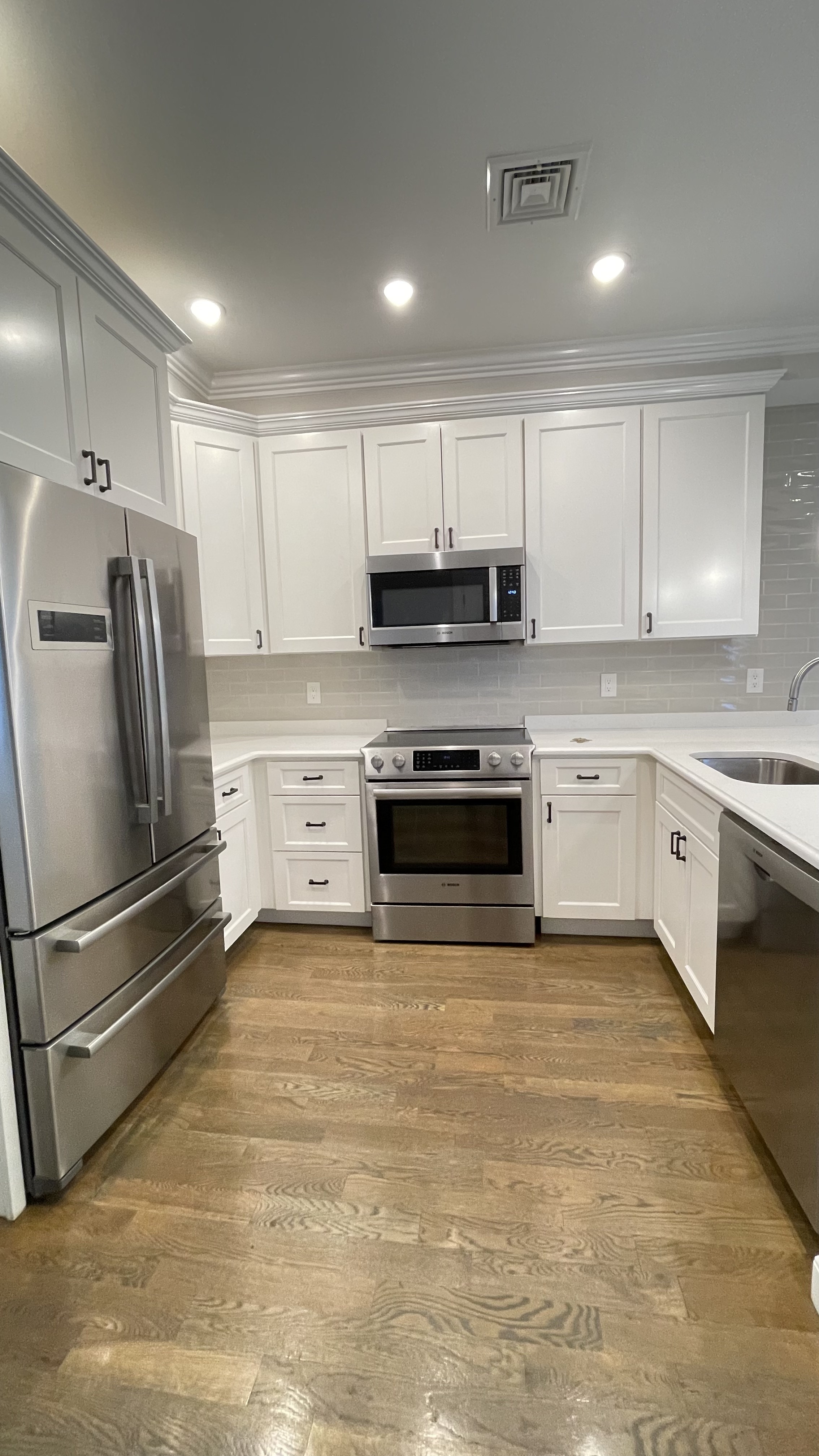 3 bed, 2 bath apartment for rent at 19 Walk Hill St Unit 2, Jamaica Plain — photo 8 of 17