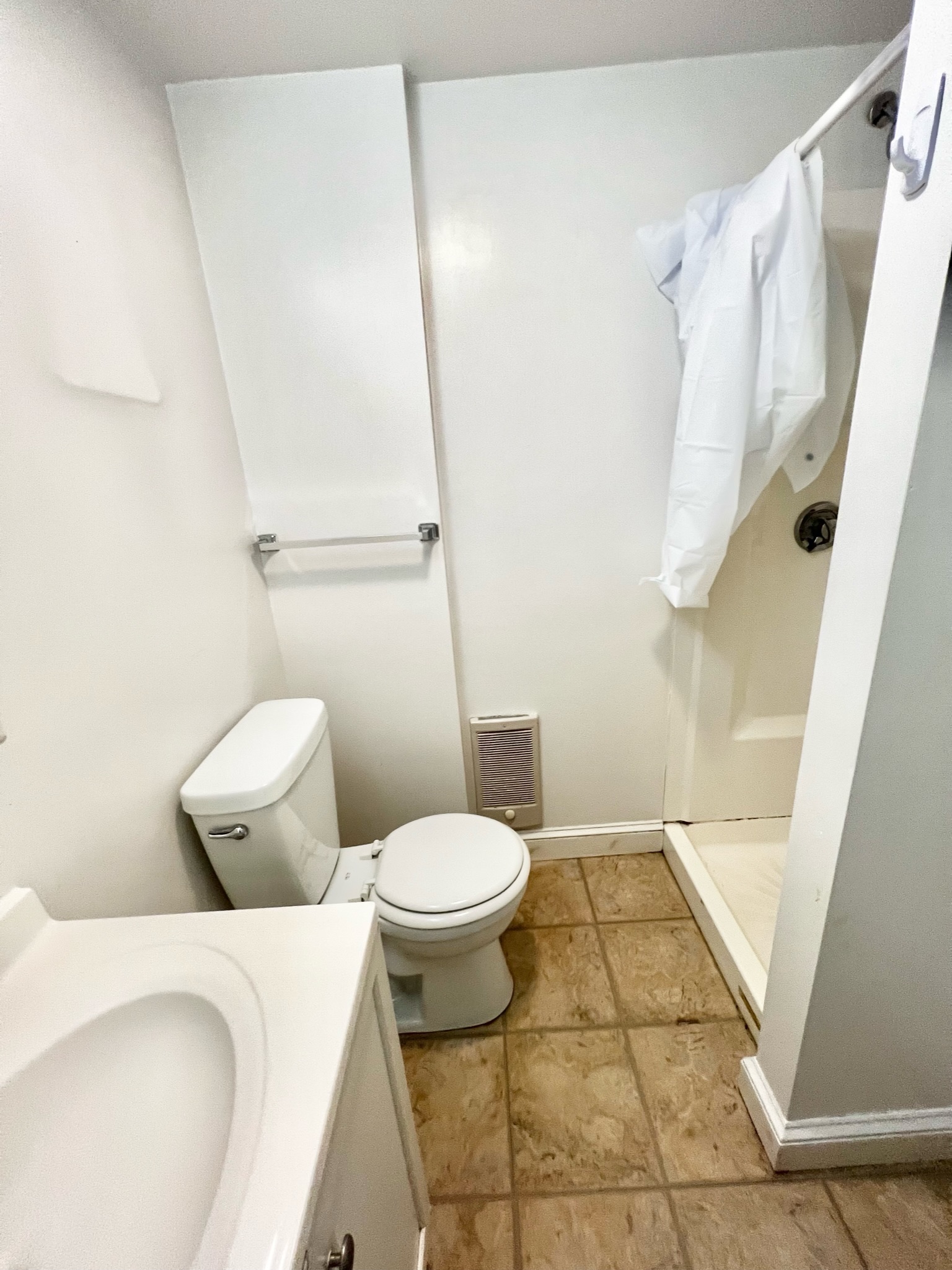 3 bed, 2 bath apartment for rent at 32 Lancaster Terr Unit A100, Coolidge Corner — photo 10 of 17