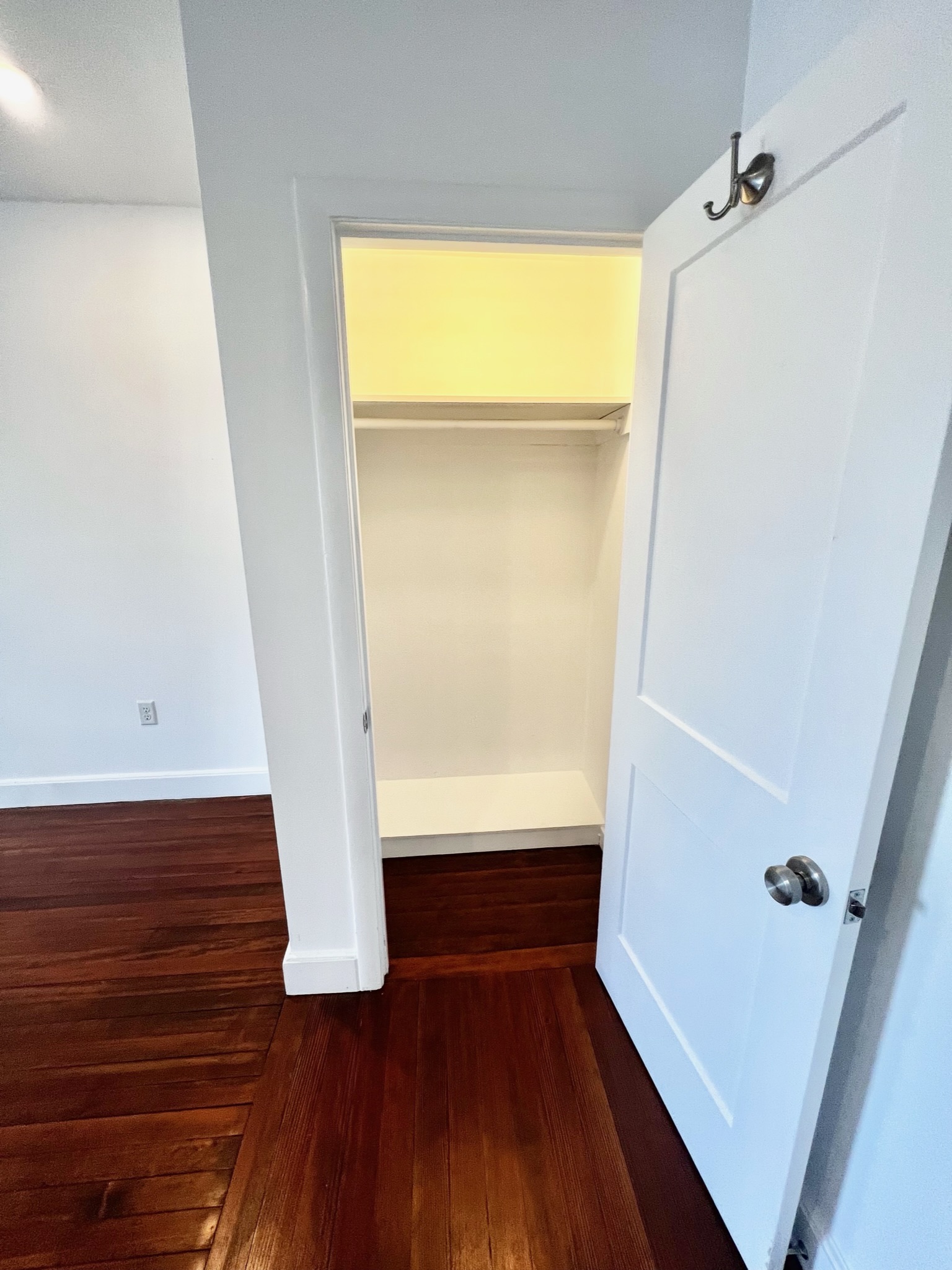 2 bed, 1 bath apartment for rent at 308 Tappan St Unit 4, Coolidge Corner — photo 5 of 13