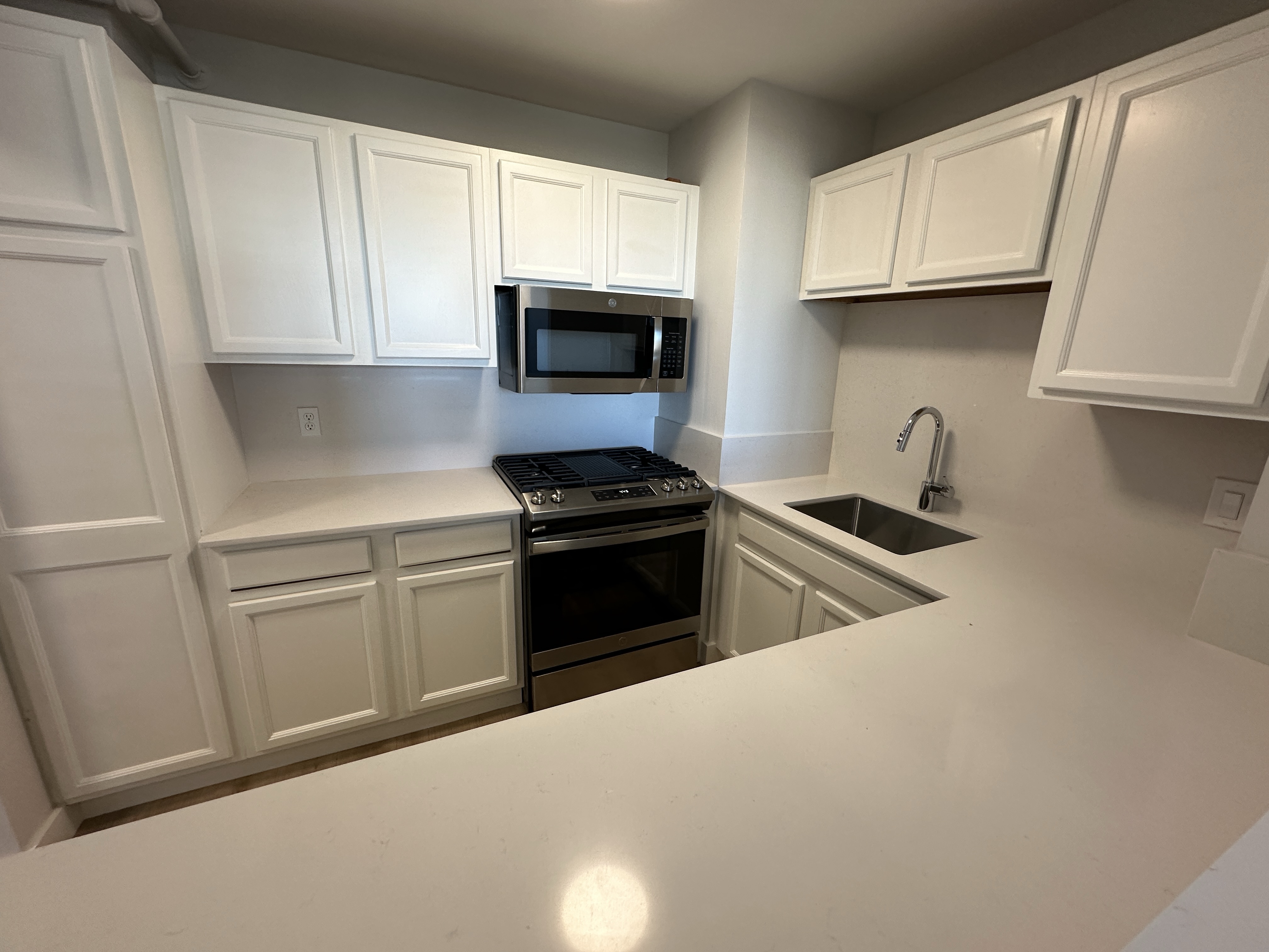 1410 Columbia Rd, South Boston