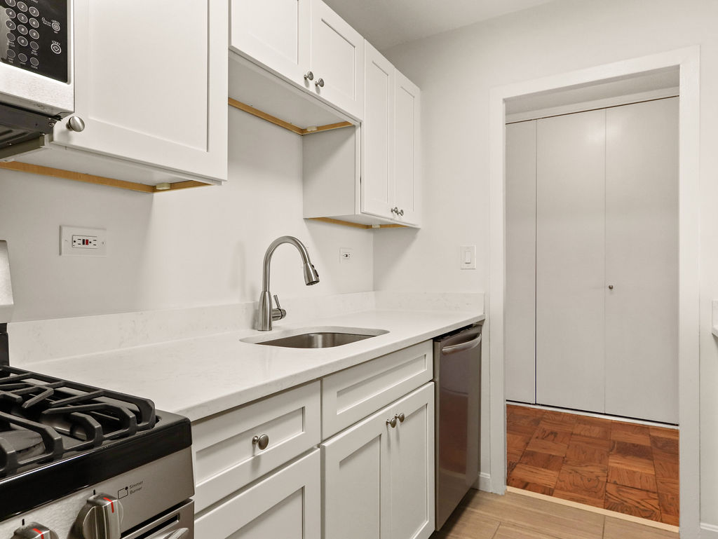 1 bed, 1 bath apartment for rent at 9 Hawthorne Pl Unit 15A, West End — photo 4 of 20