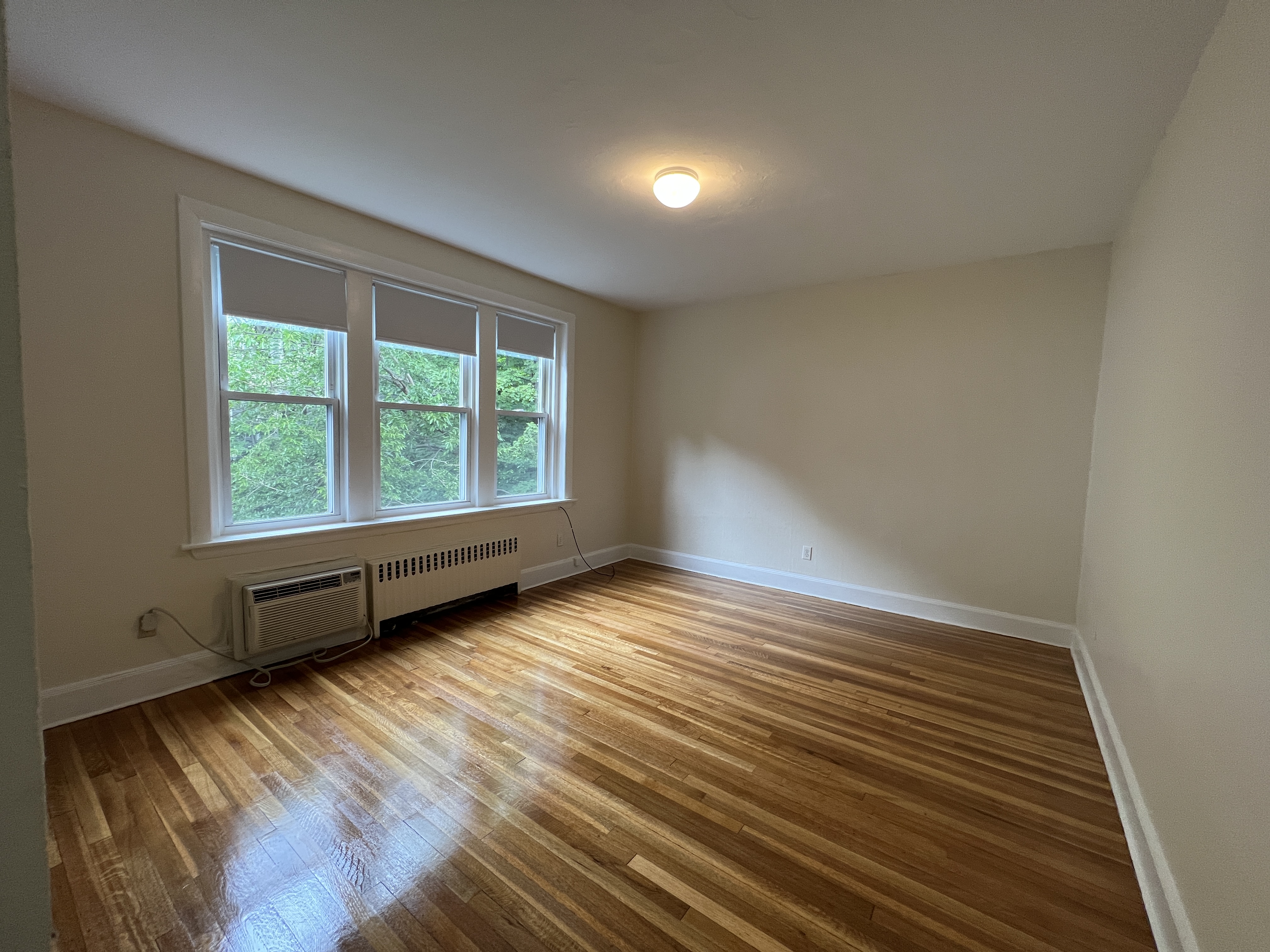 1 bed, 1 bath apartment for rent at 33 Lancaster Ter Unit 311D, Washington Square — photo 4 of 15