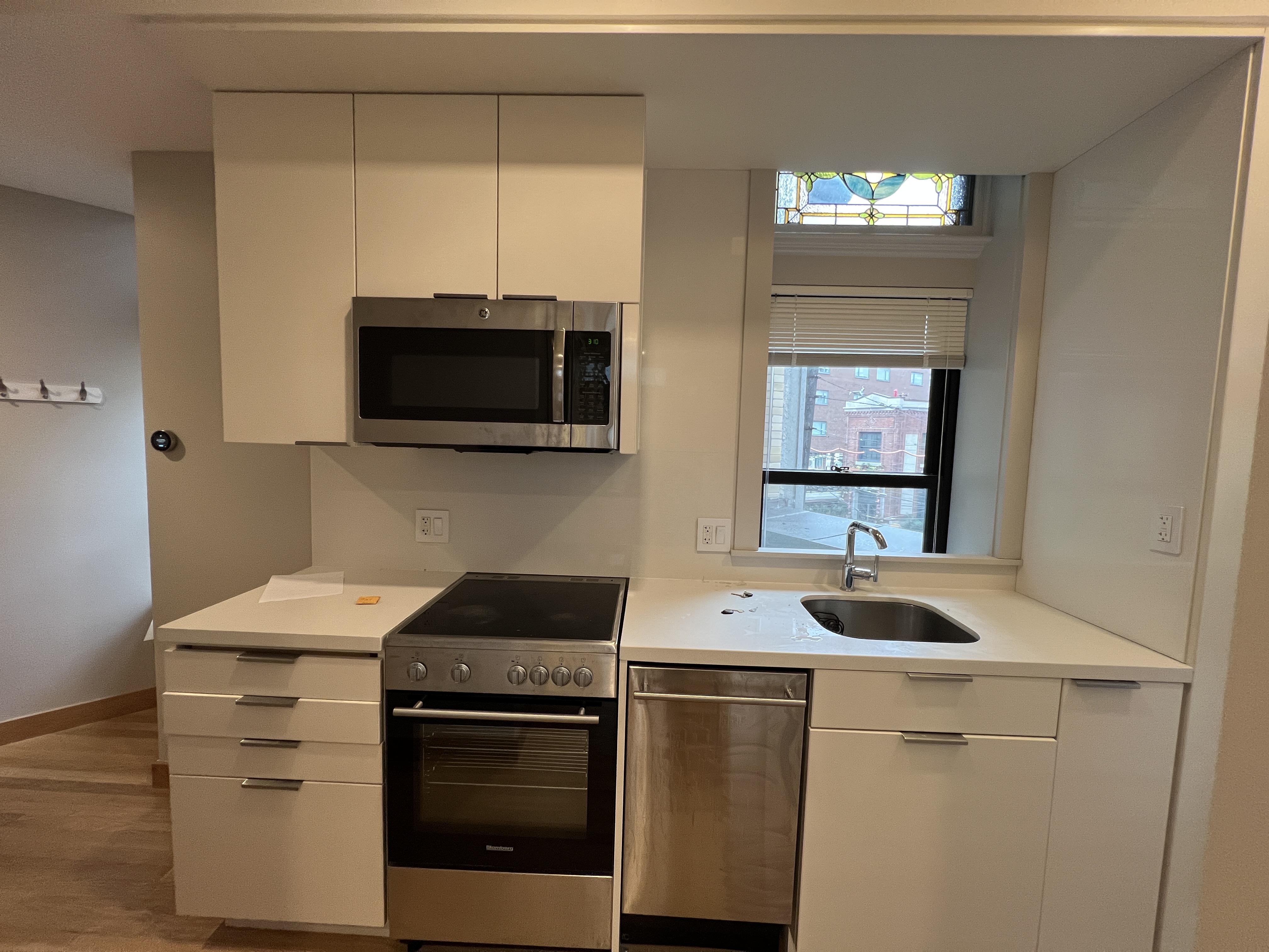 1 bed, 1 bath apartment for rent at 115 Mount Auburn St Unit 21, Harvard Square — photo 2 of 16