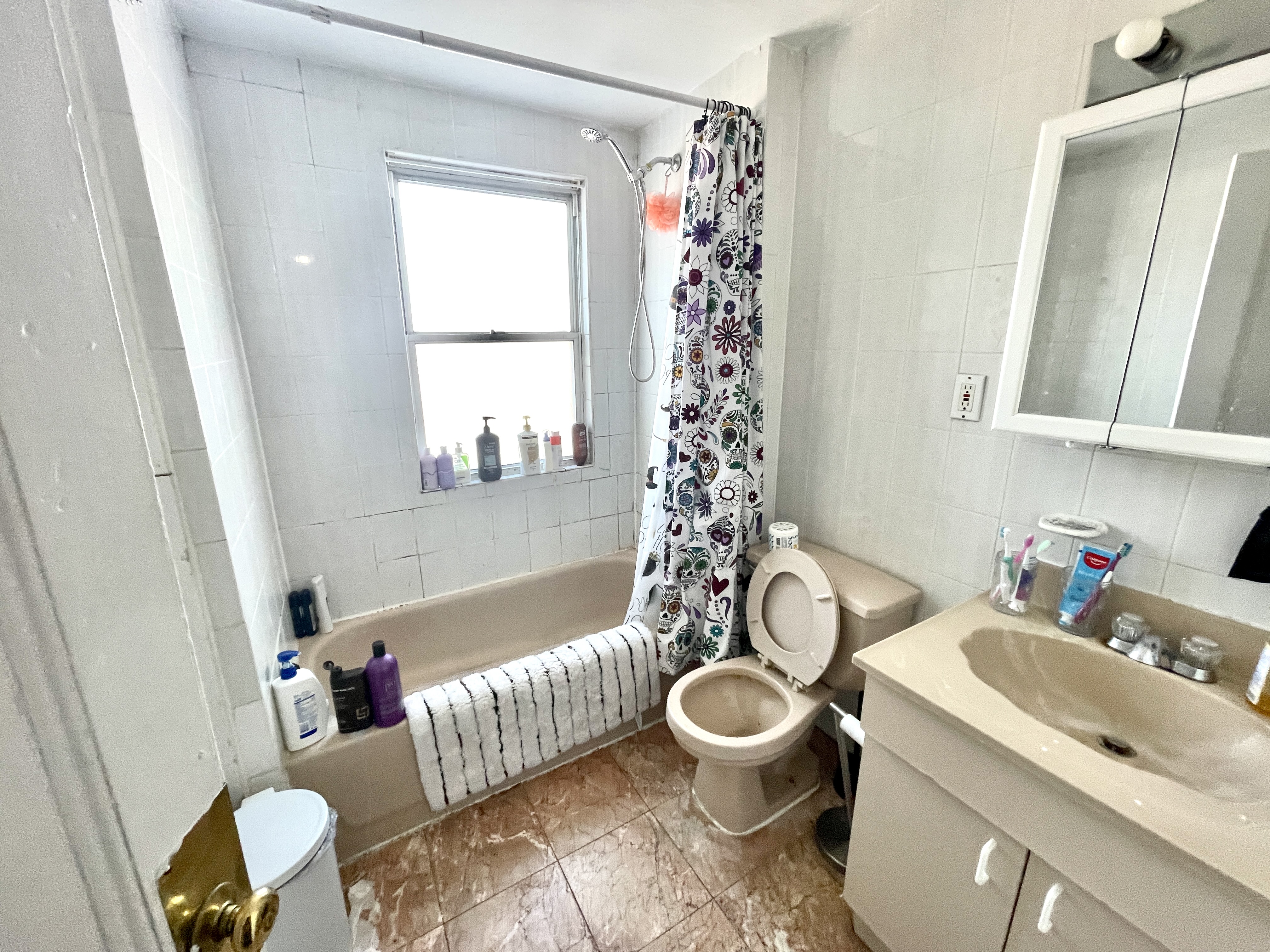 6 bed, 2.5 bath apartment for rent at 14 Pratt St Unit 0, Allston — photo 7 of 21