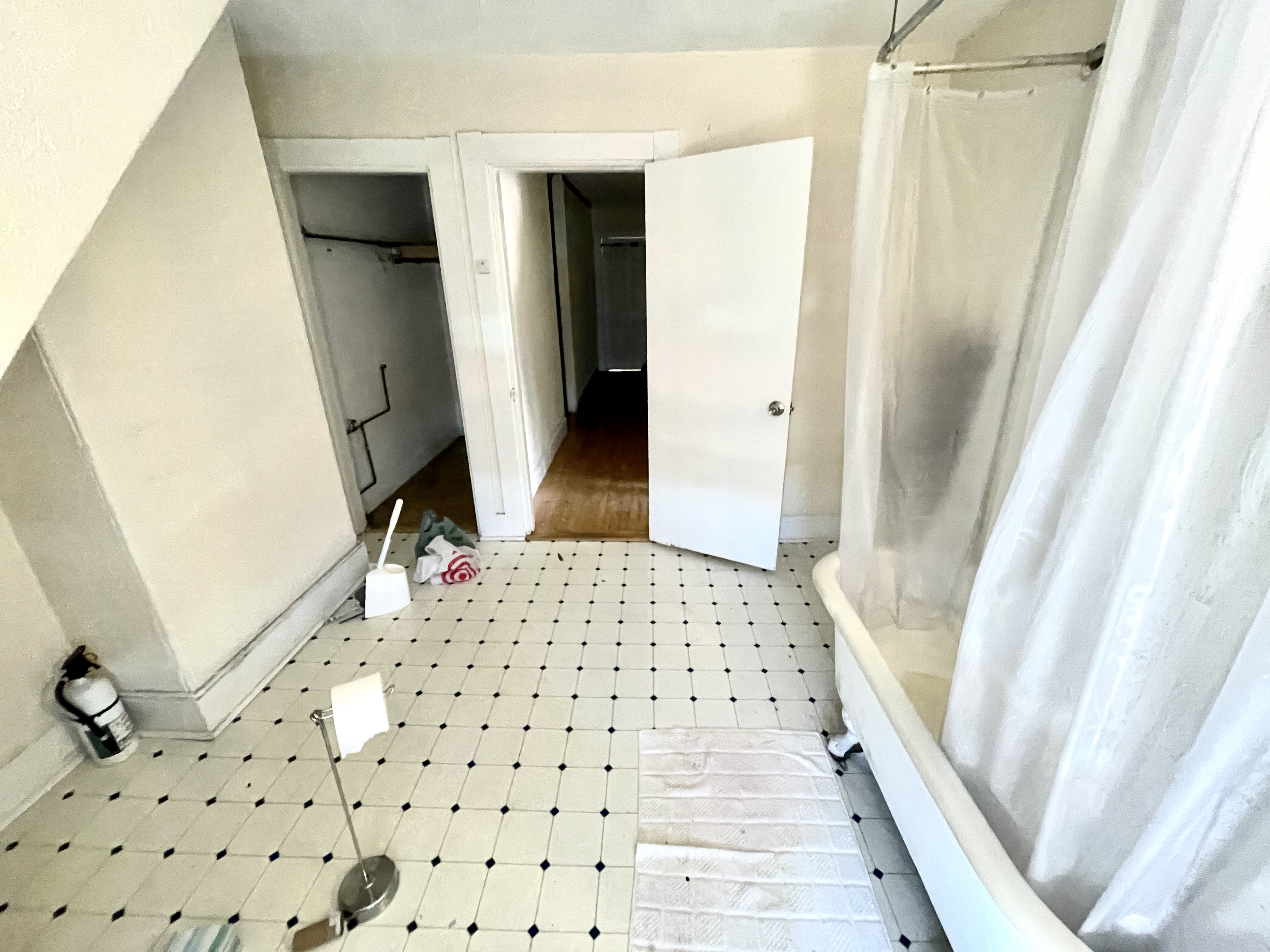 6 bed, 2.5 bath apartment for rent at 14 Pratt St Unit 0, Allston — photo 15 of 21