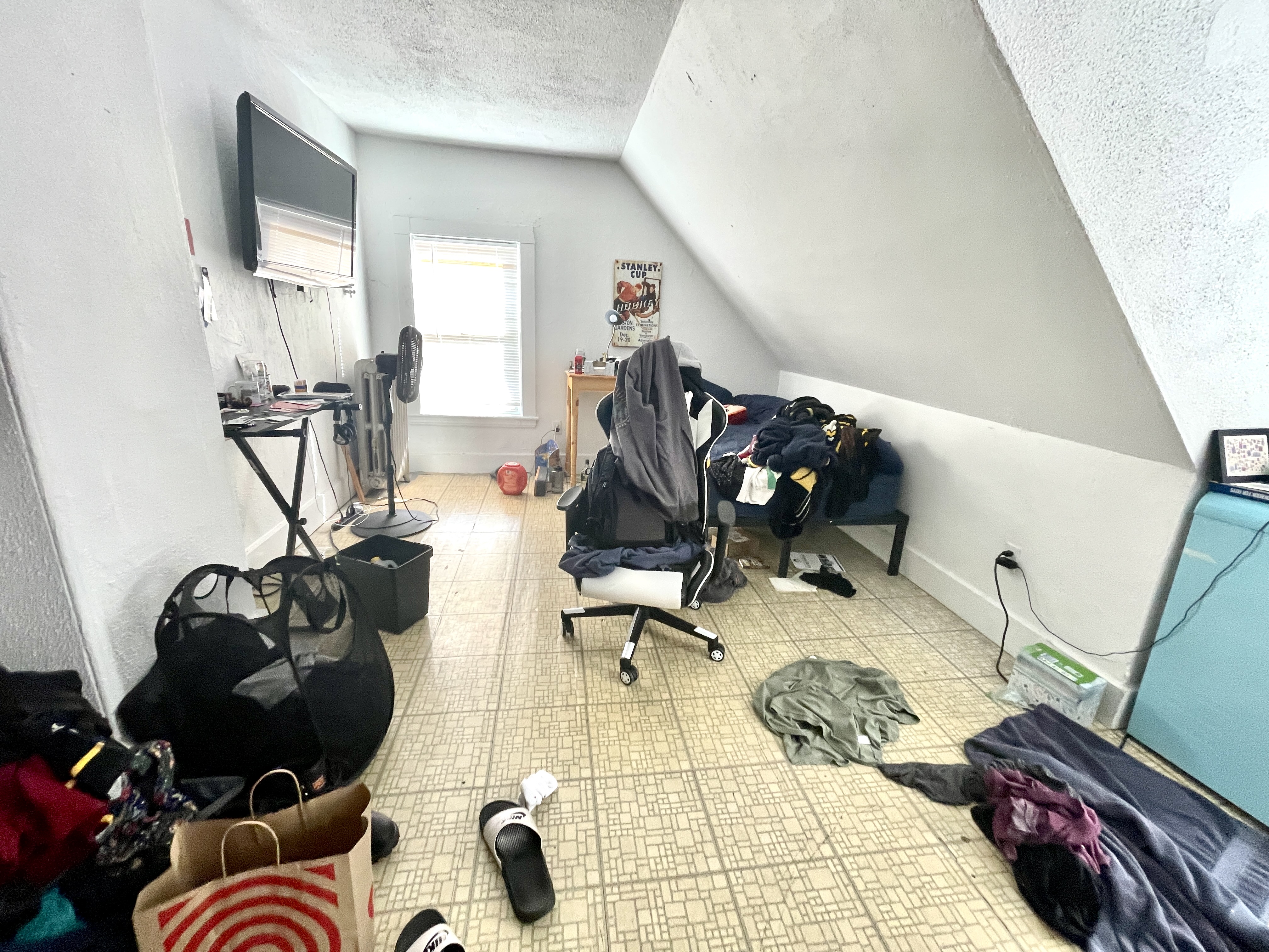6 bed, 2.5 bath apartment for rent at 14 Pratt St Unit 0, Allston — photo 16 of 21
