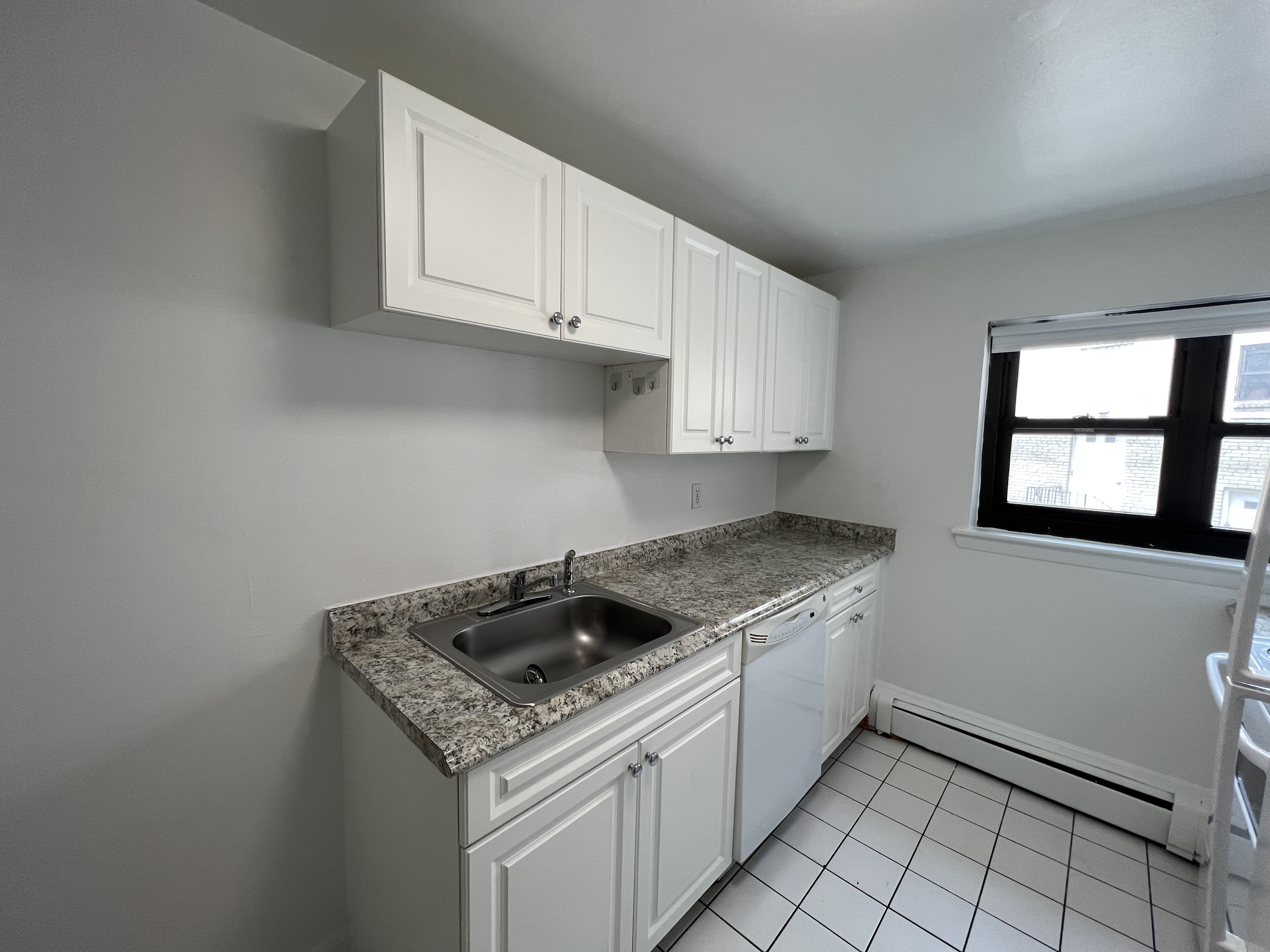 2 bed, 1 bath apartment for rent at 44 Harvard Ave Unit 6, Harvard Avenue — photo 3 of 9