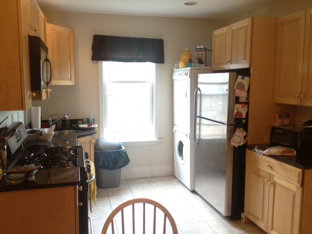 3 bed, 2 bath apartment for rent at 25 Aspinwall Ave Unit 3, Central Village — photo 2 of 7