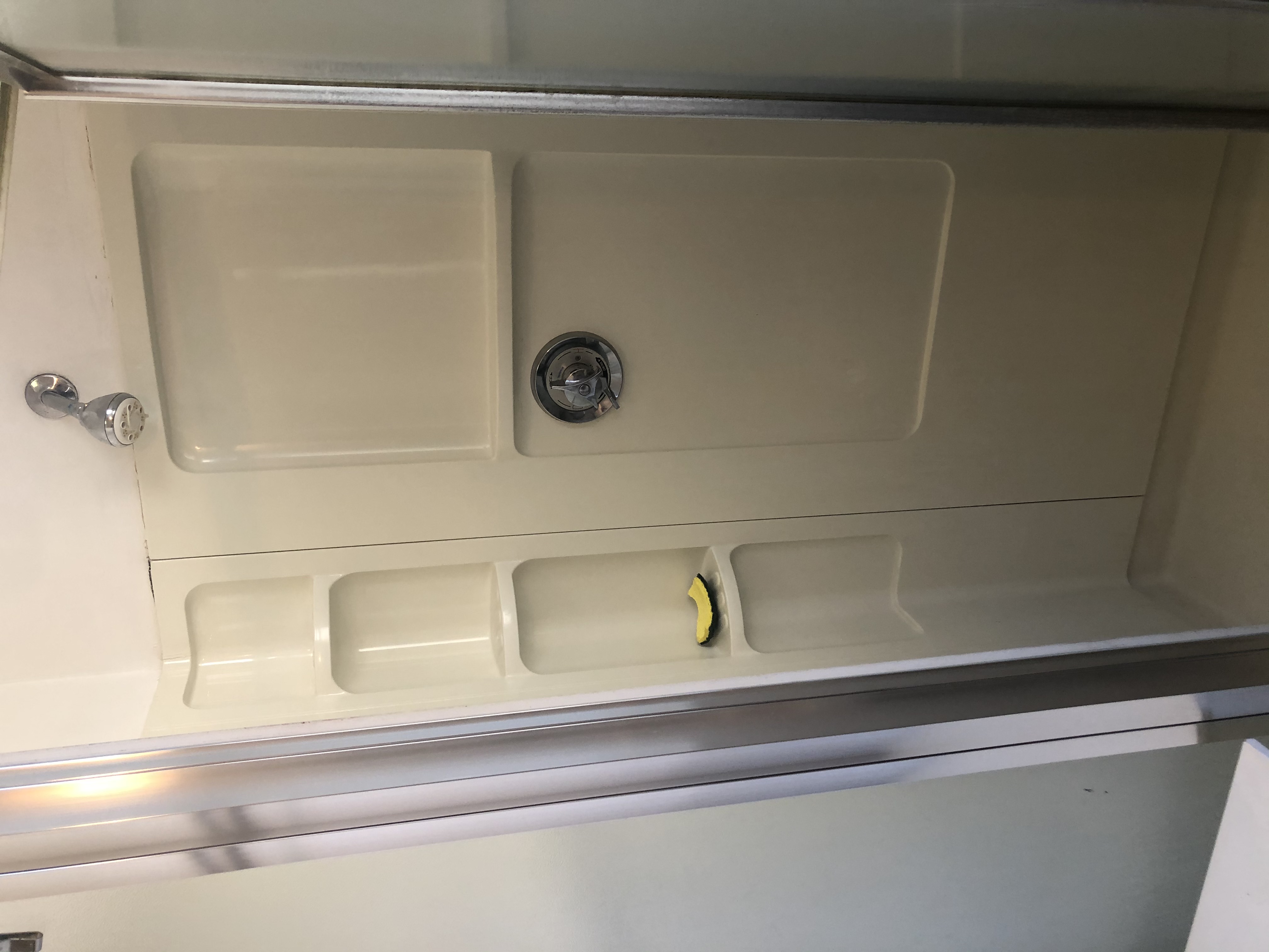 Studio bed, 1 bath apartment for rent at 65 Park Dr Unit 16, Fenway — photo 3 of 12
