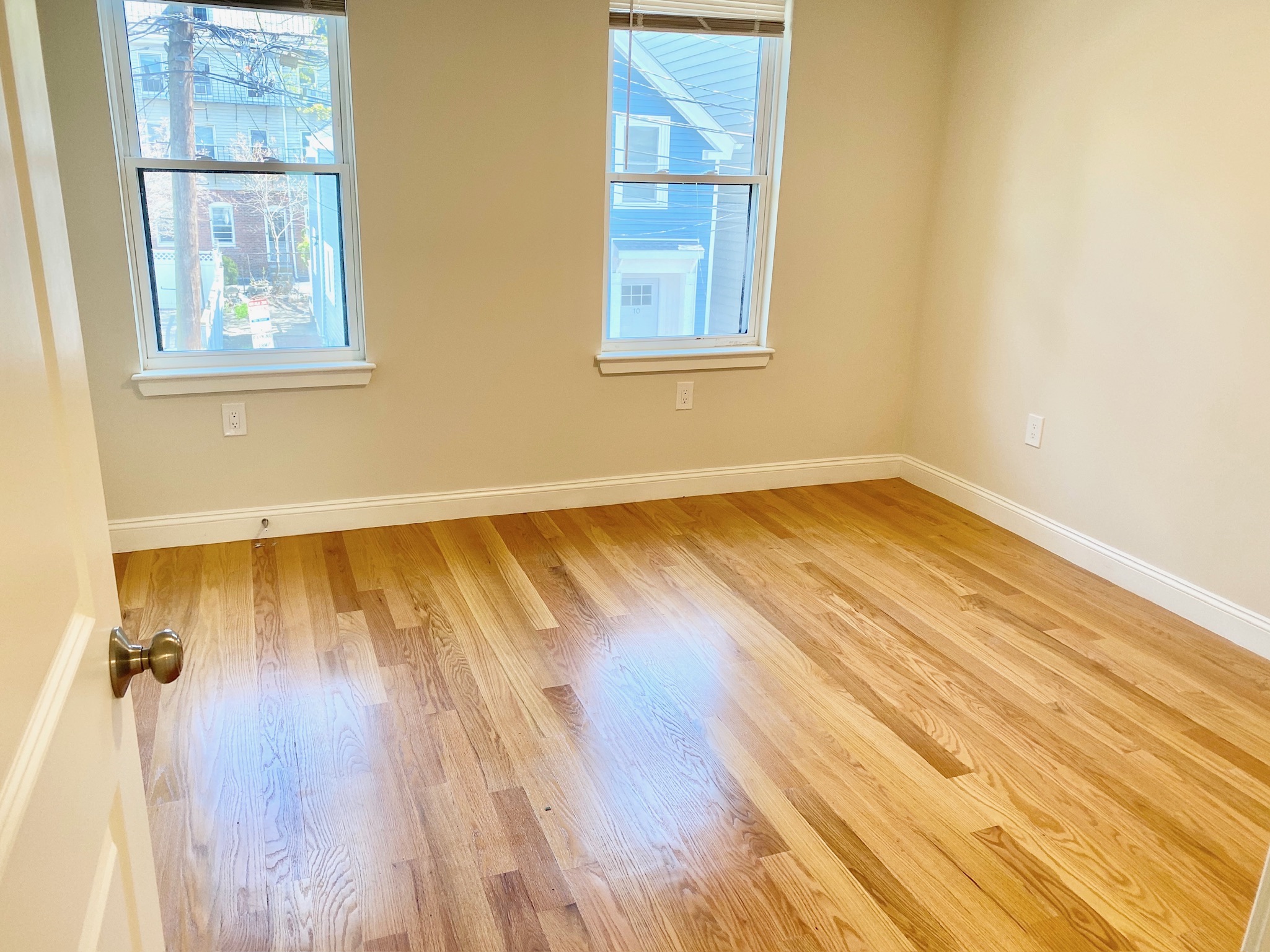 3 bed, 1.5 bath apartment for rent at 9 8th St Unit 3, Kendall Square — photo 4 of 13