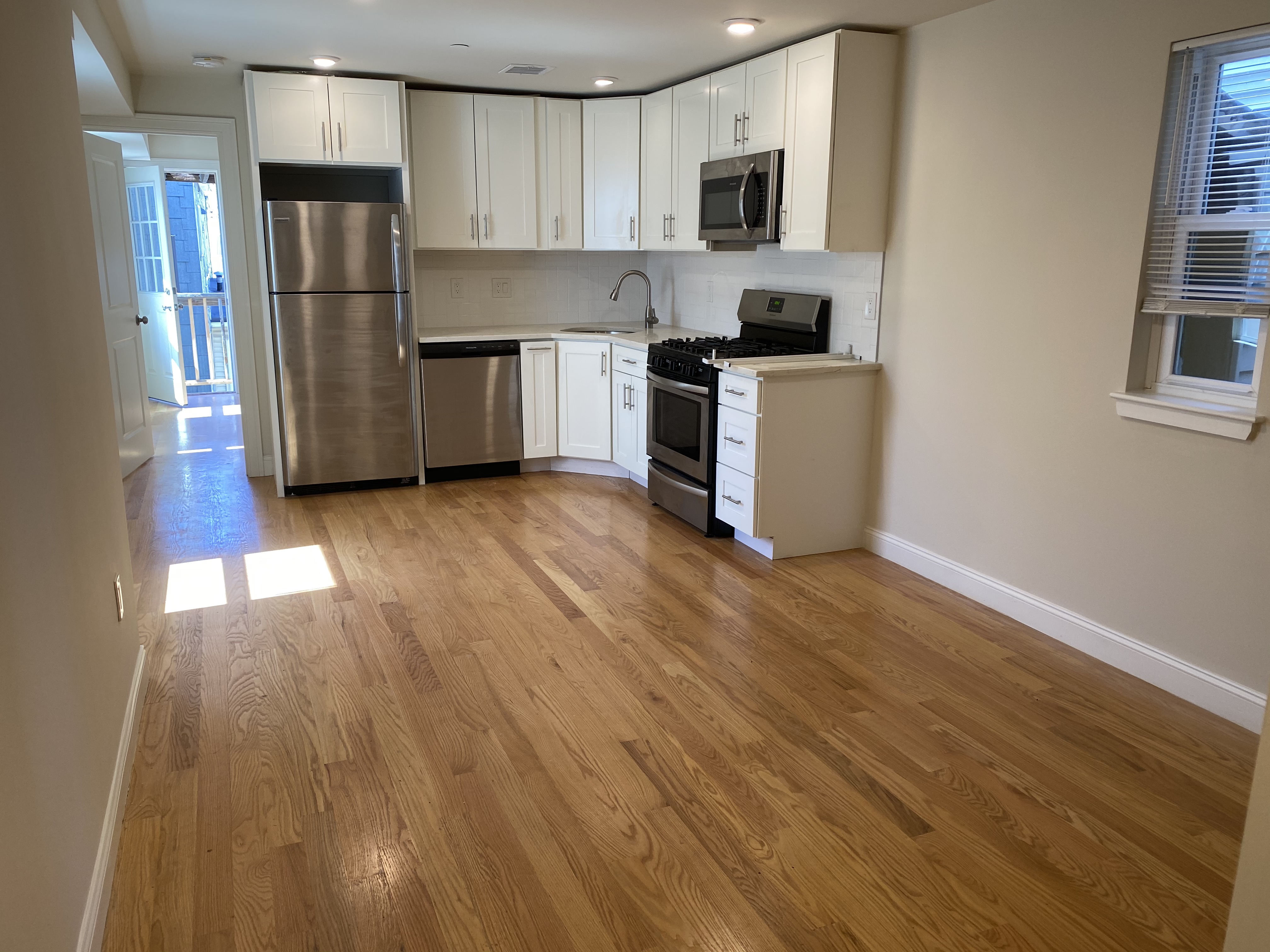 3 bed, 1.5 bath apartment for rent at 7 8th St Unit 3, East Cambridge — photo 2 of 13