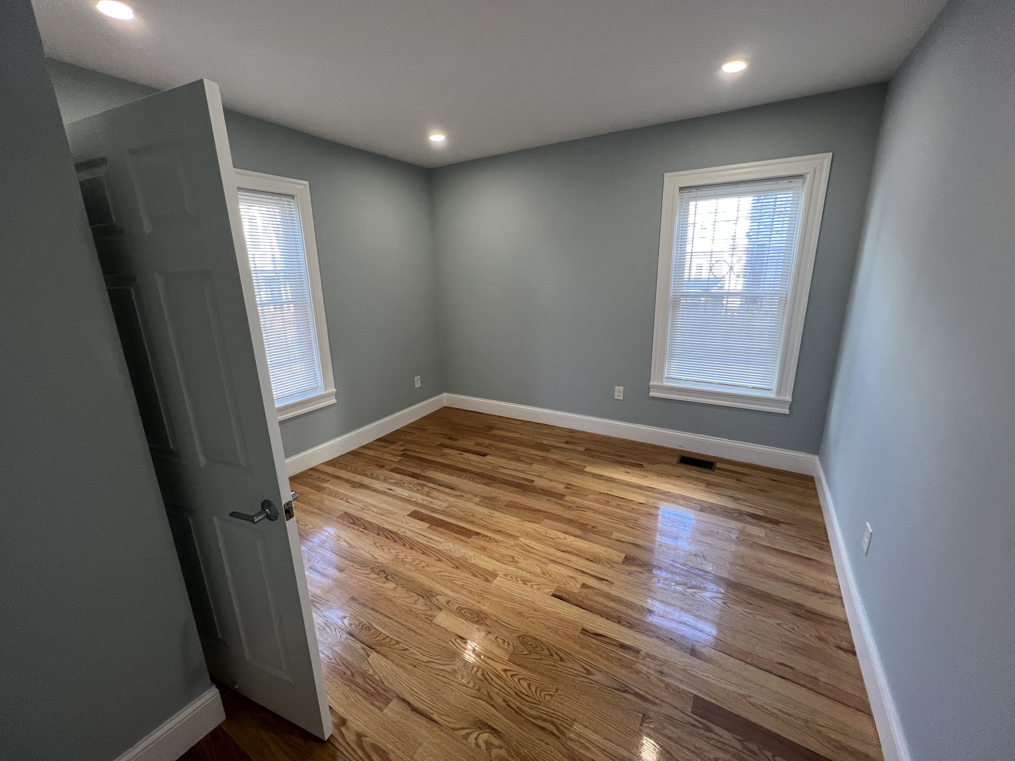 2 bed, 1 bath apartment for rent at 374 Oxford St Unit B, Porter Square — photo 3 of 6