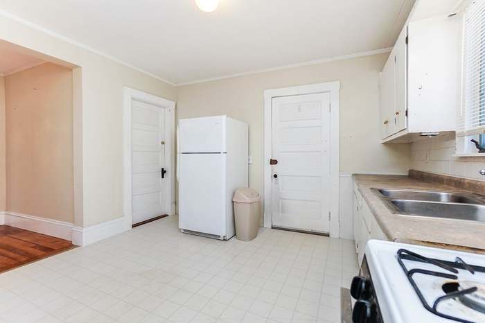 3 bed, 1 bath apartment for rent at 25 Osborne St Unit 1, Peabody — photo 17 of 22